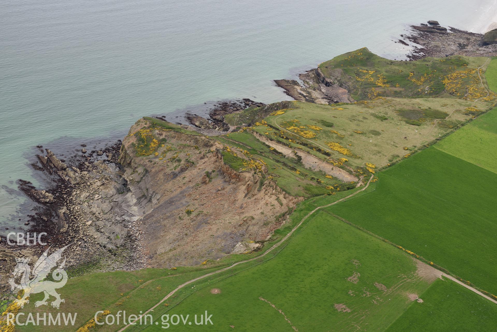 Black Point Rath coastal promontory fort. Baseline aerial reconnaissance survey for the CHERISH Project. ? Crown: CHERISH PROJECT 2017. Produced with EU funds through the Ireland Wales Co-operation Programme 2014-2020. All material made freely available through the Open Government Licence.