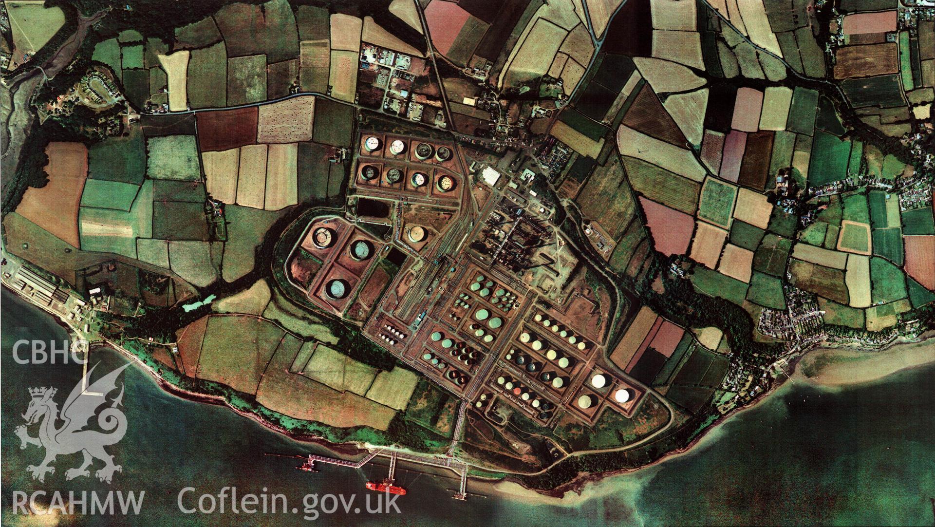 Digital copy of an aerial oblique photograph taken in 2000, showing the assessment area.