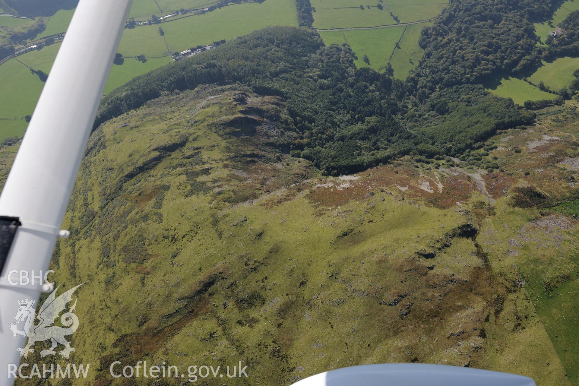 Settlement at Craig Tyn-y-Cornel, on the Esgair Berfa part of the Cadair Idris range. Oblique aerial photograph taken during the Royal Commission's programme of archaeological aerial reconnaissance by Toby Driver on 2nd October 2015.