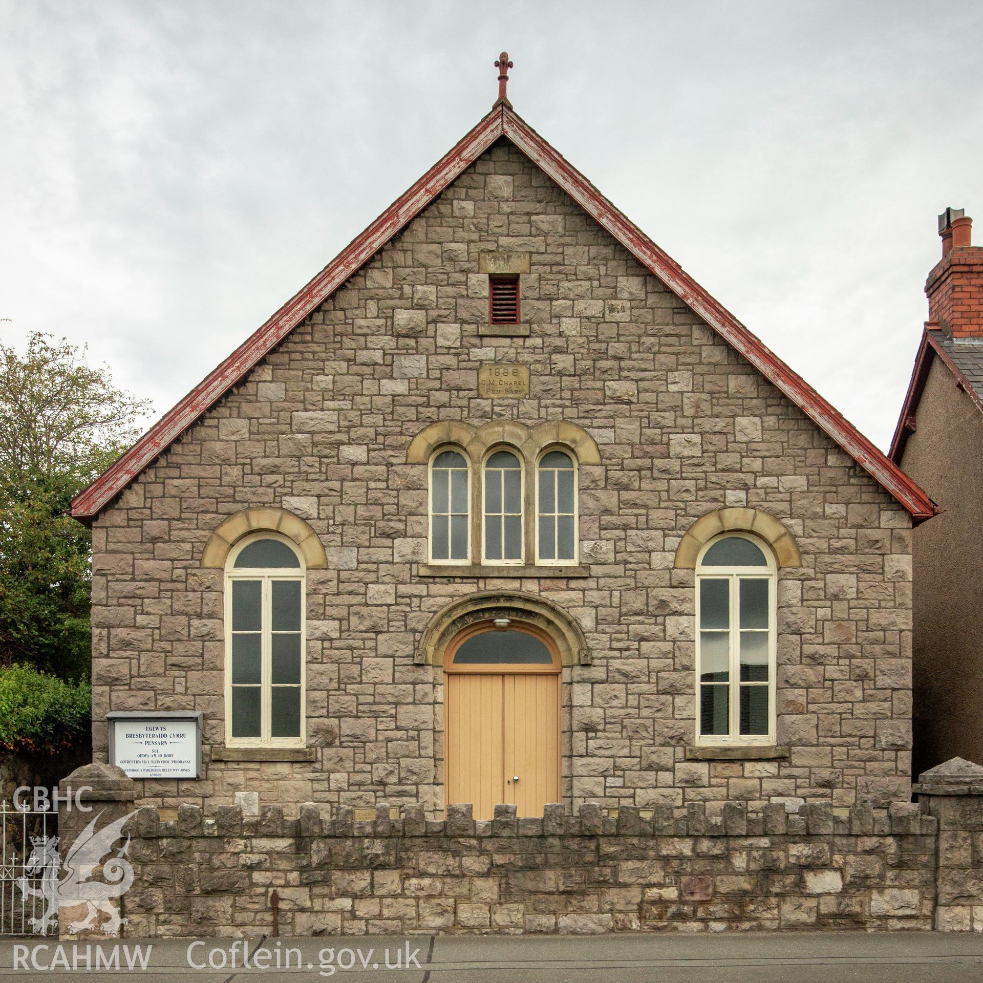 Colour photograph showing front elevation and entrance of Pen-Sarn Welsh Calvinistic Methodist chapel, Conwy Road, Llandudno Junction. Photographed by Richard Barrett on 17th September 2018.