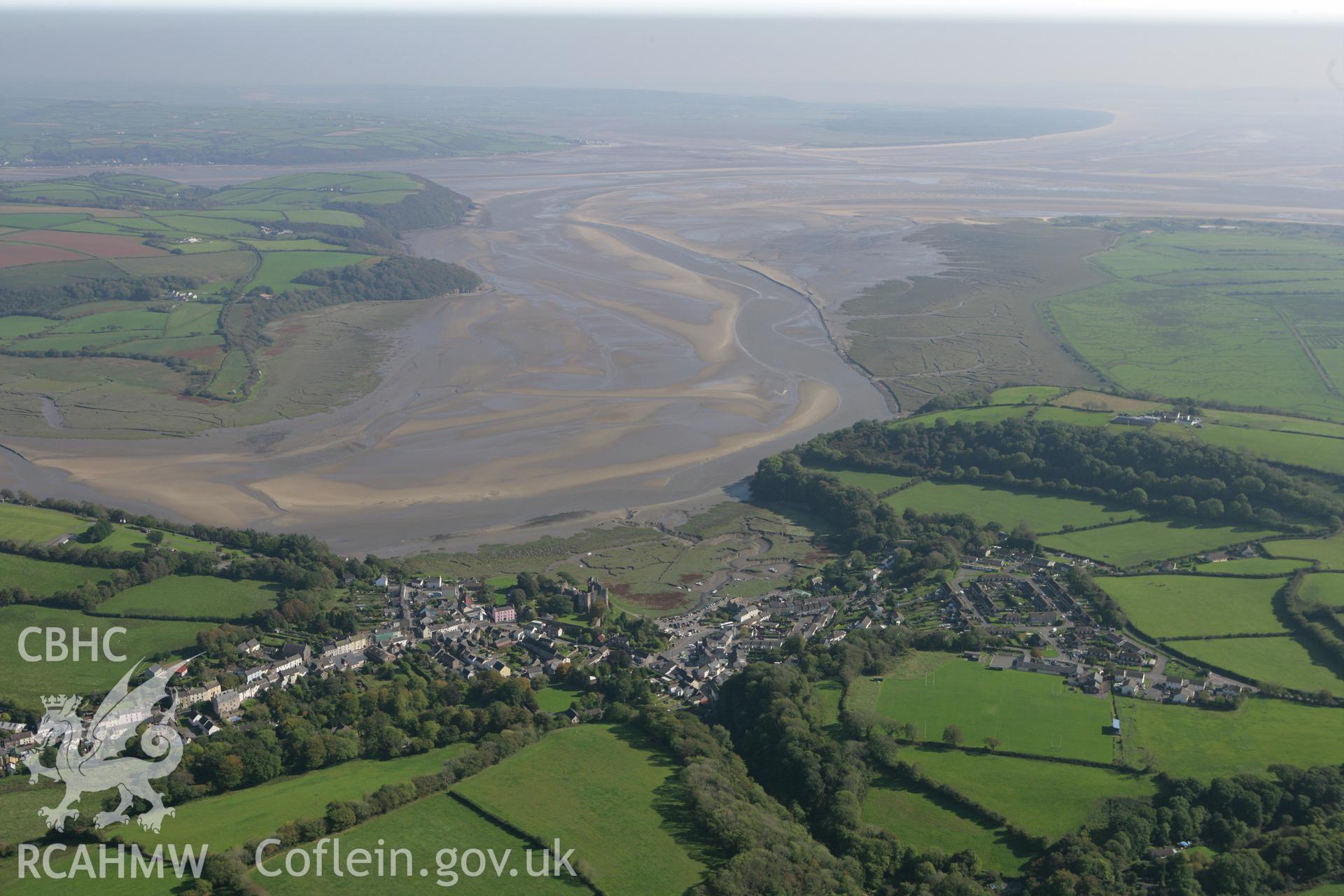 RCAHMW colour oblique photograph of Laugharne, viewed from the north-west. Taken by Toby Driver and Oliver Davies on 28/09/2011.