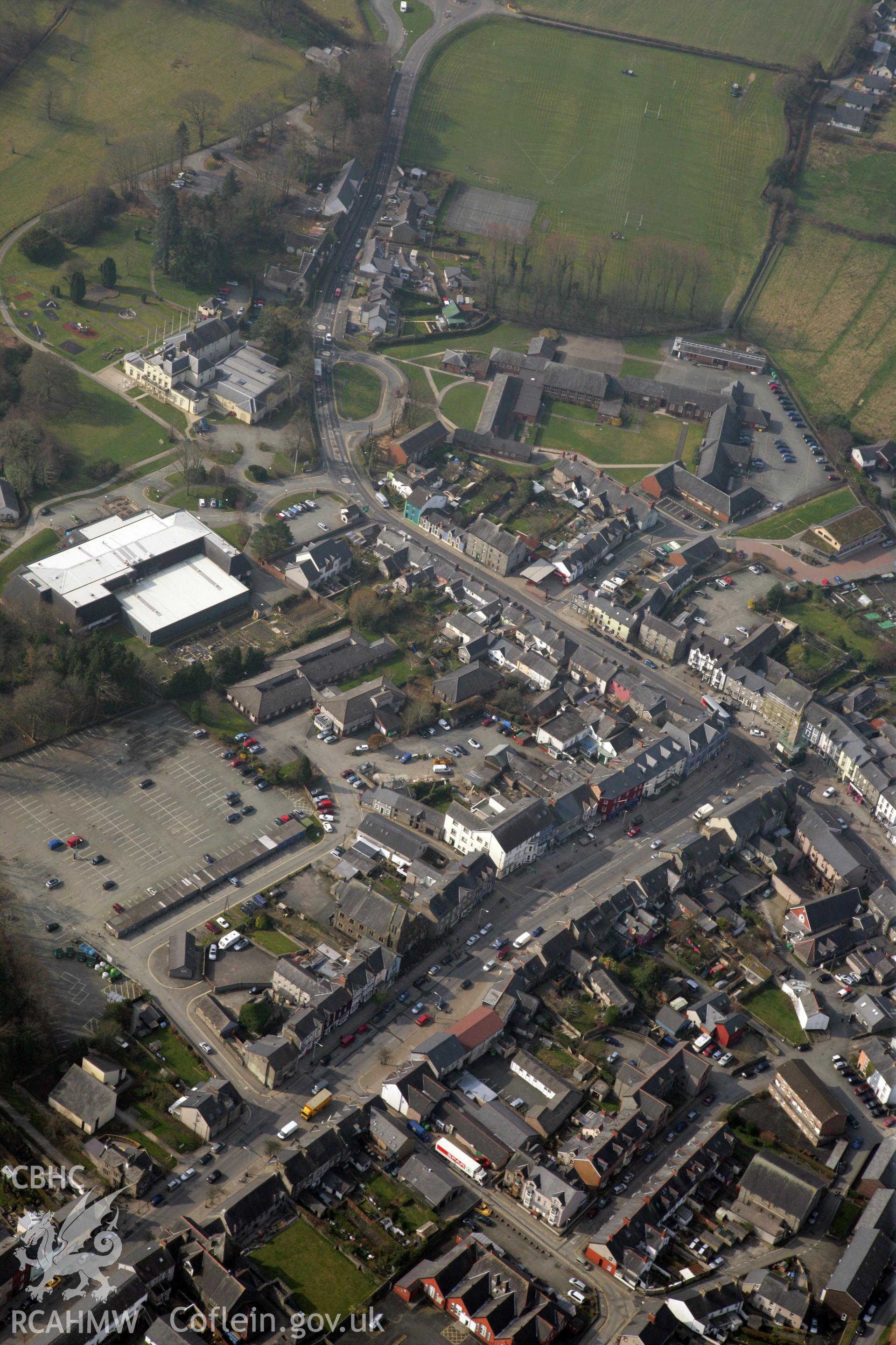 RCAHMW colour oblique photograph of Machynlleth. Taken by Toby Driver on 25/03/2011.
