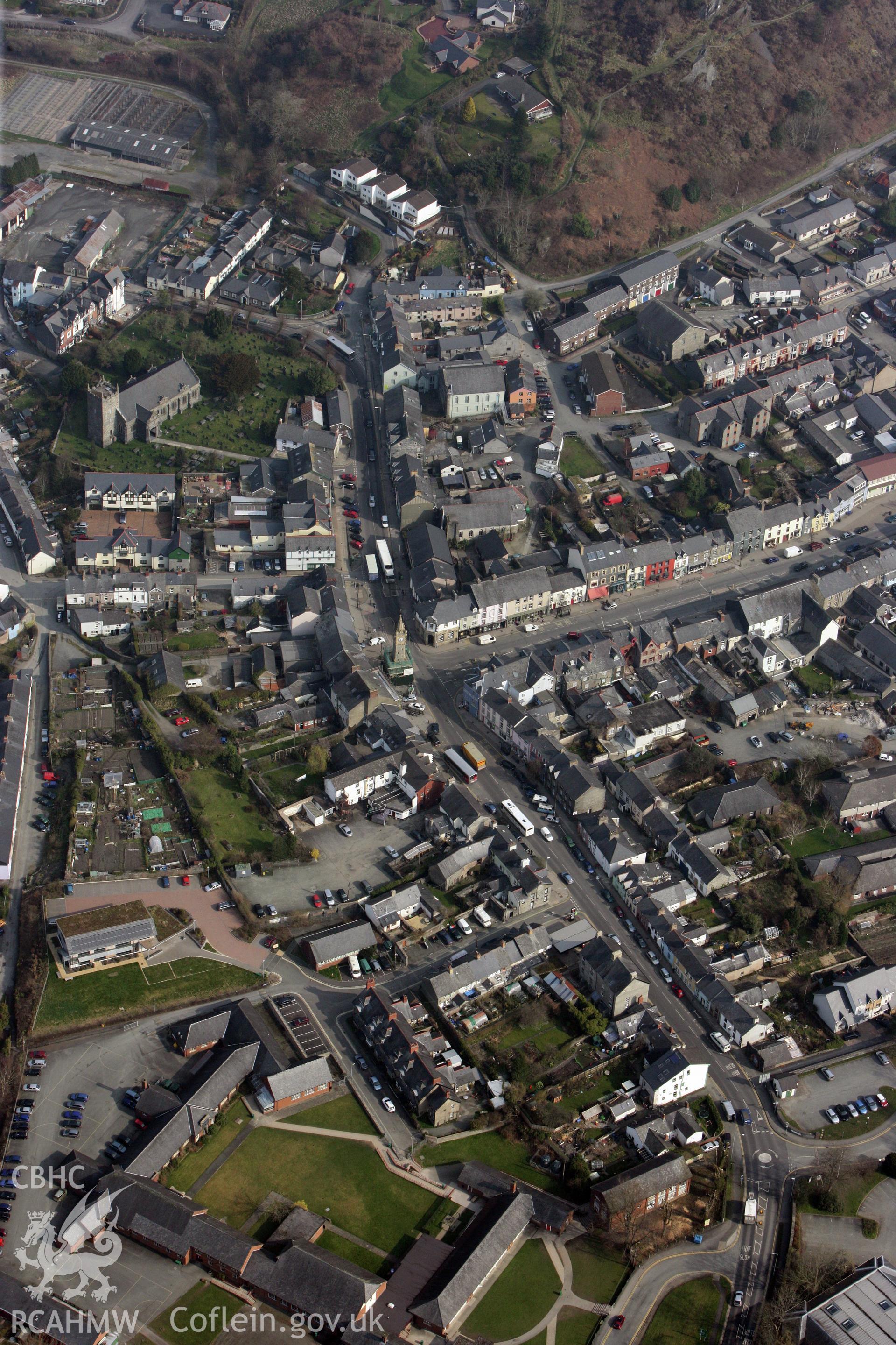 RCAHMW colour oblique photograph of Machynlleth from south. Taken by Toby Driver on 25/03/2011.