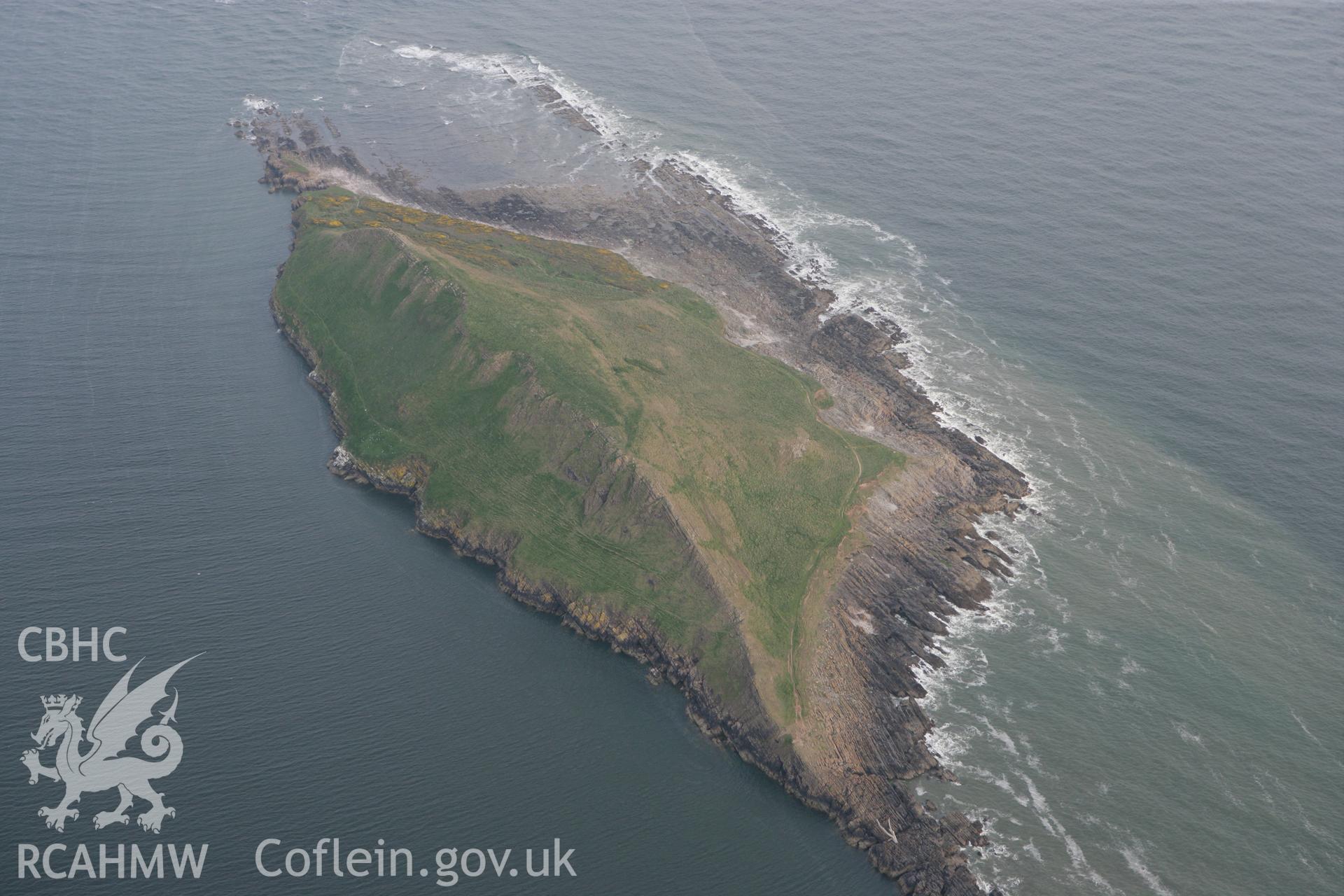 RCAHMW colour oblique photograph of Worm's Head enclosure. Taken by Toby Driver and Oliver Davies on 04/05/2011.