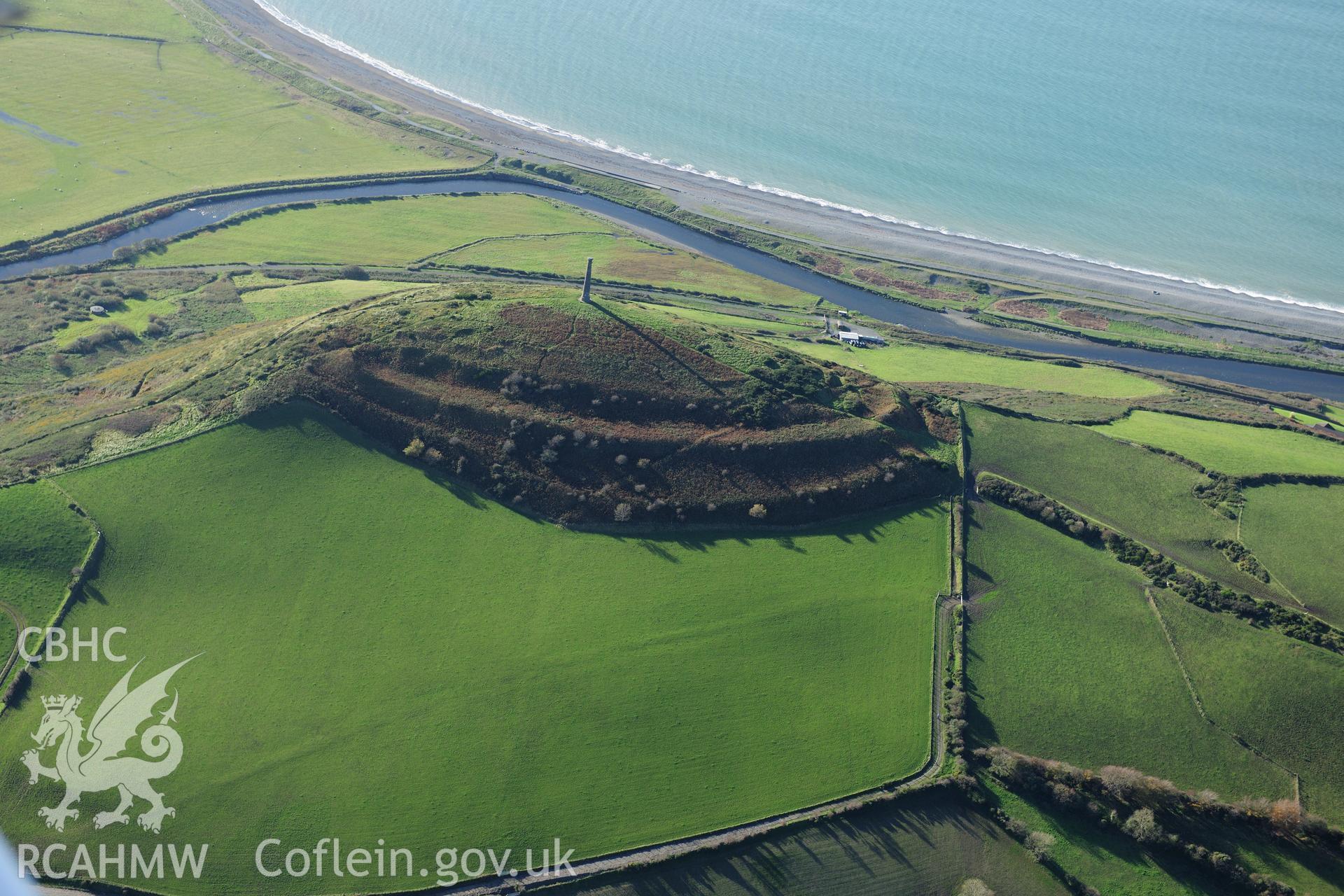 RCAHMW colour oblique photograph of Pen Dinas Hillfort, Aberystwyth. Taken by Toby Driver on 05/11/2012.