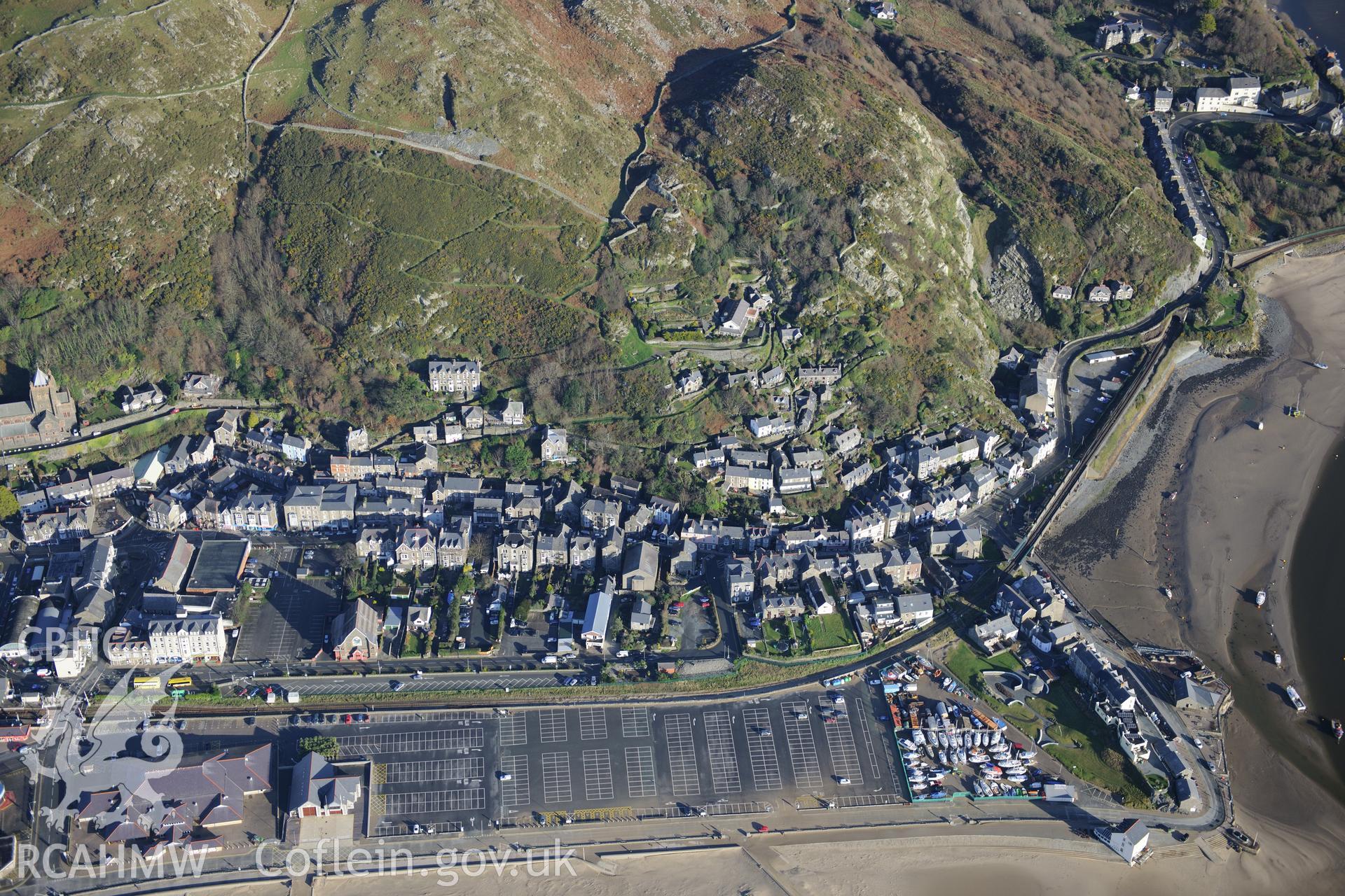 RCAHMW colour oblique photograph of Barmouth, town. Taken by Toby Driver on 10/12/2012.
