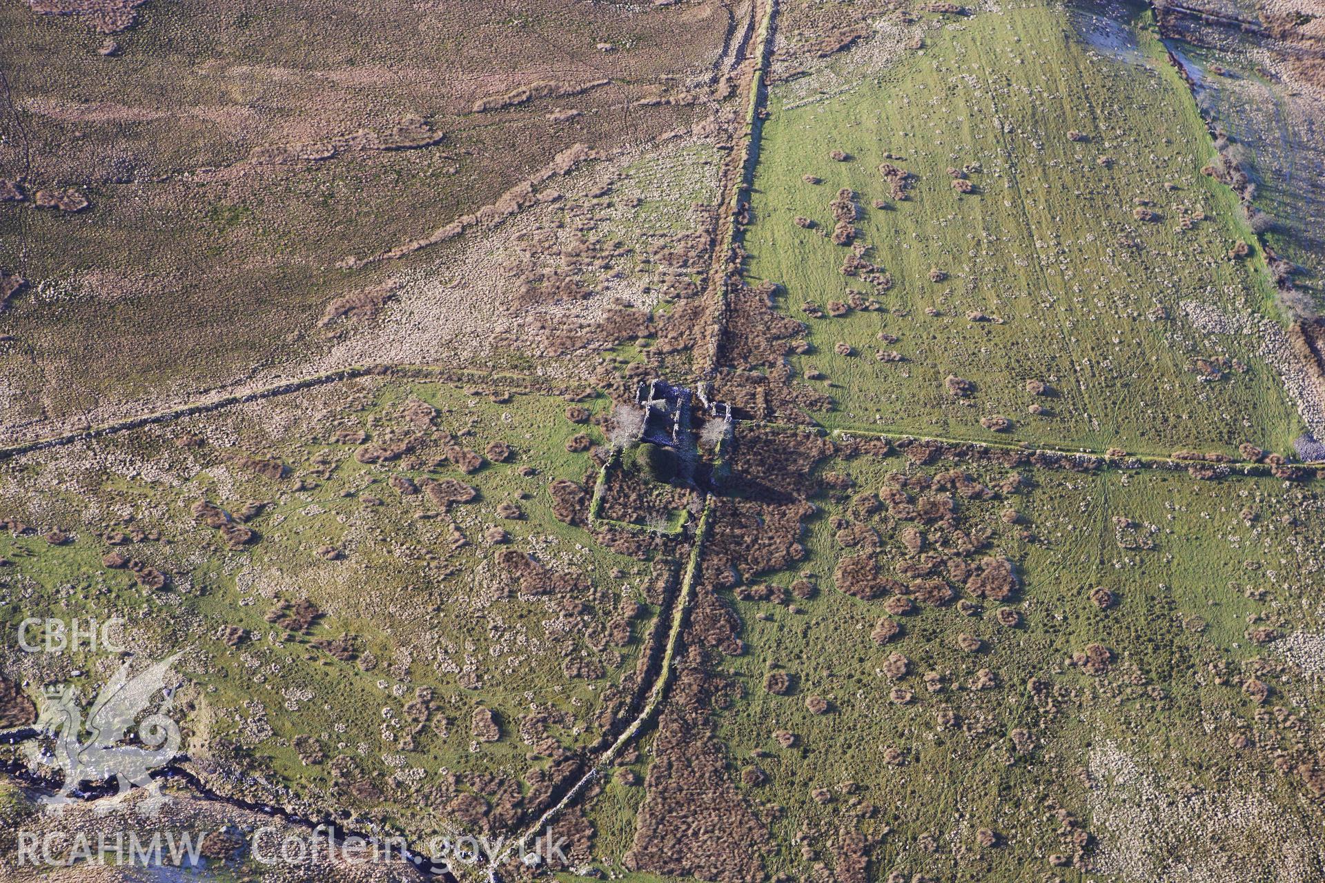 RCAHMW colour oblique photograph of Gwar Ffynnon, Deserted Famsteads. Taken by Toby Driver on 07/02/2012.