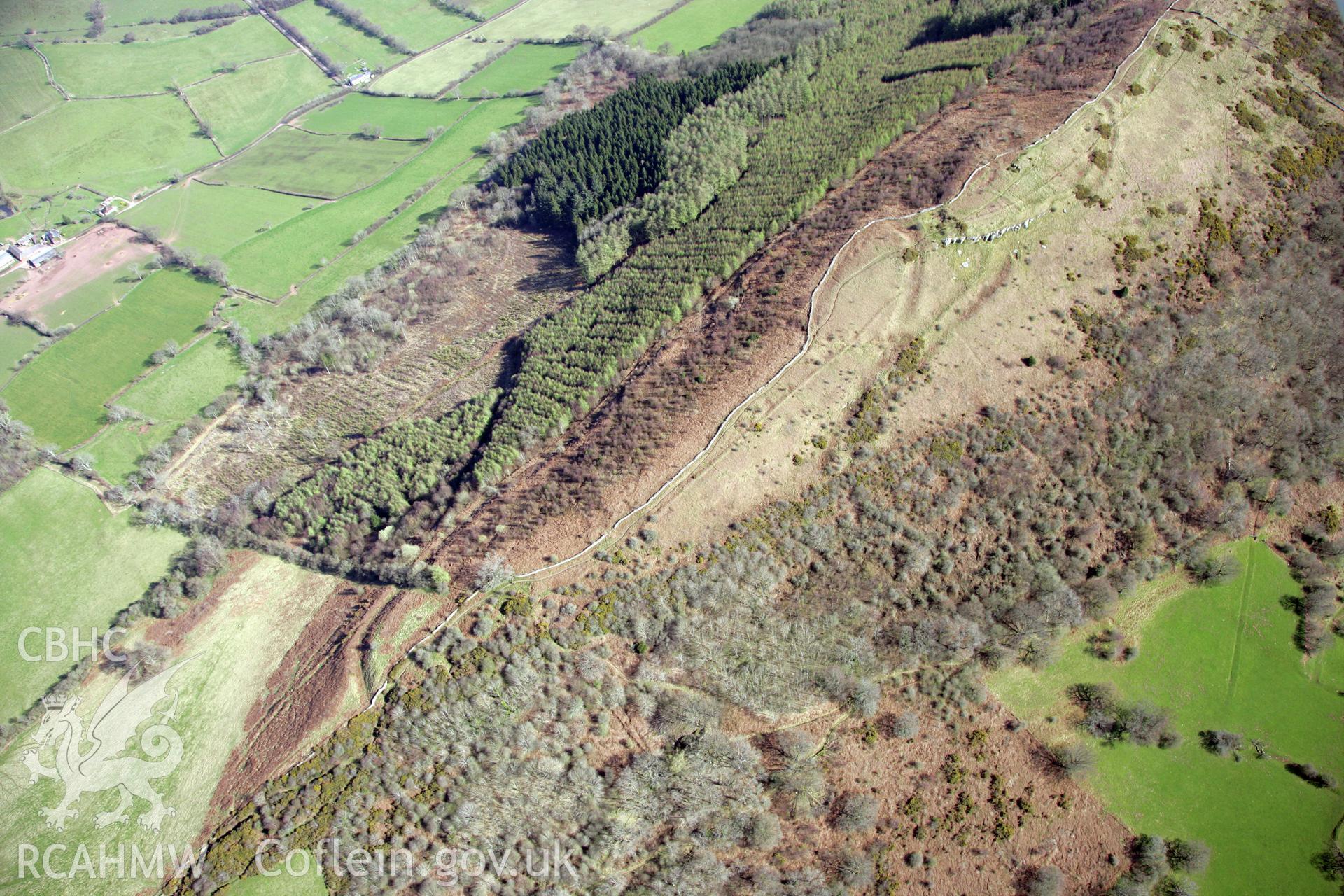 RCAHMW colour oblique photograph of Allt yr Esgair Hillfort. Taken by Toby Driver and Oliver Davies on 28/03/2012.