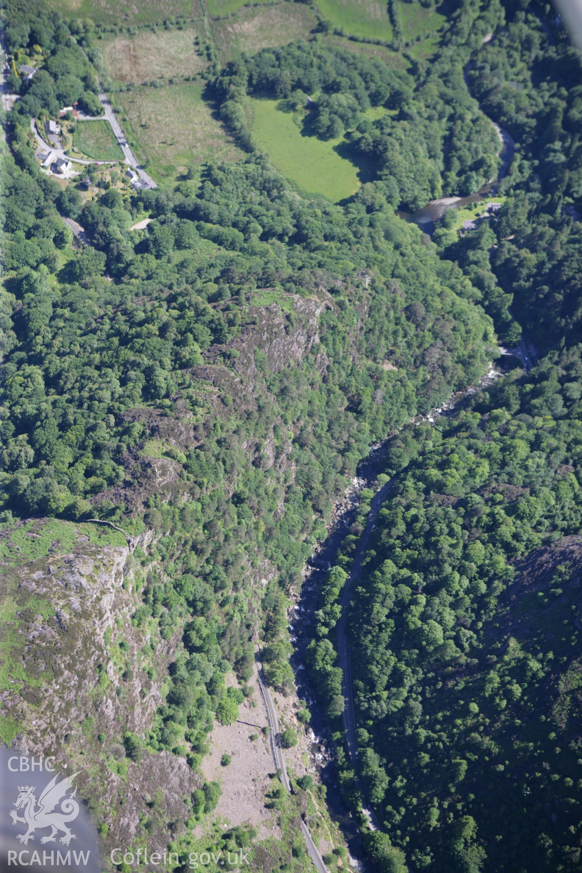 RCAHMW colour oblique photograph of Pont Aberglaslyn, Aberglaslyn Pass. Taken by Toby Driver on 16/06/2010.