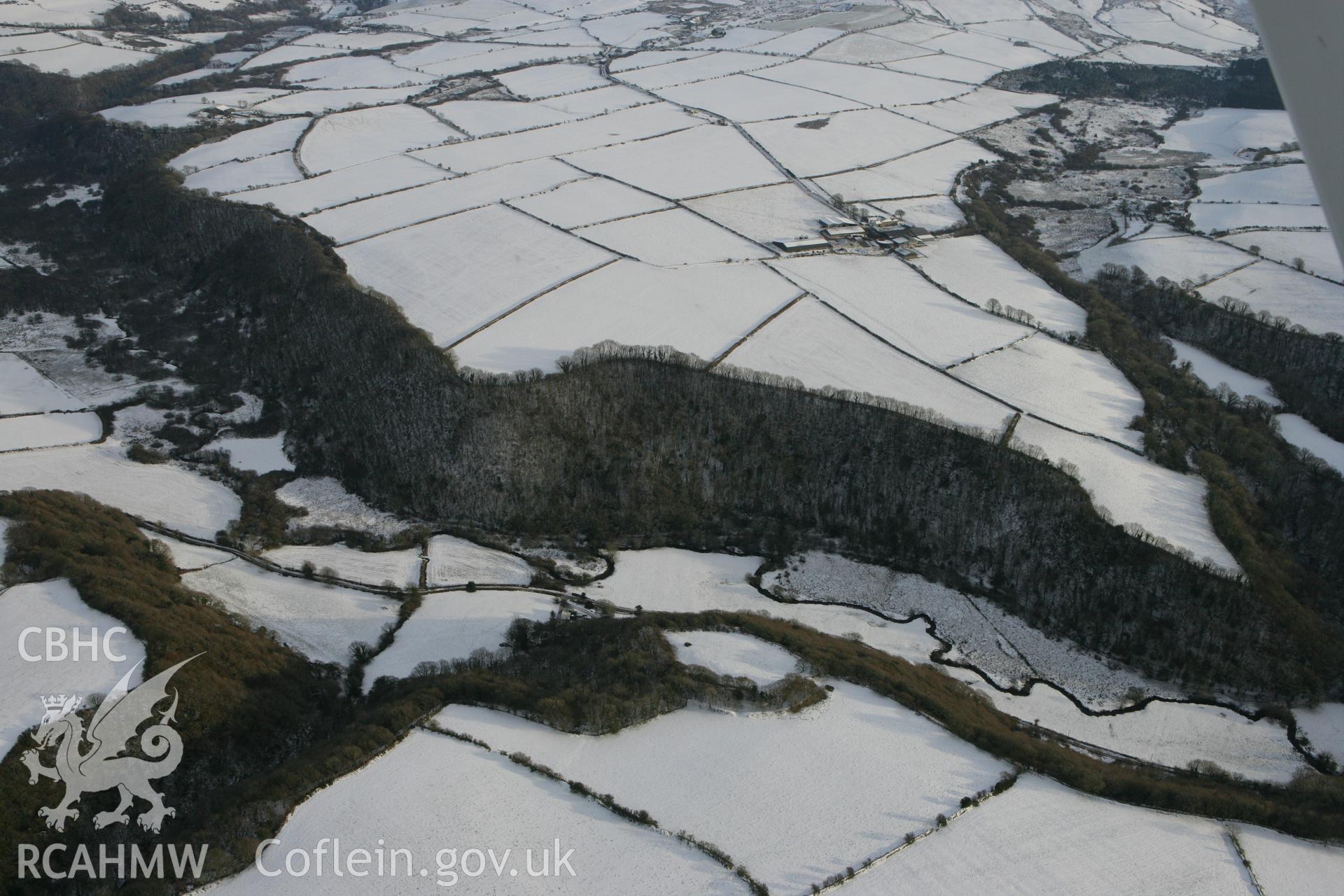 RCAHMW colour oblique photograph of Castell Pengegin. Taken by Toby Driver on 02/12/2010.