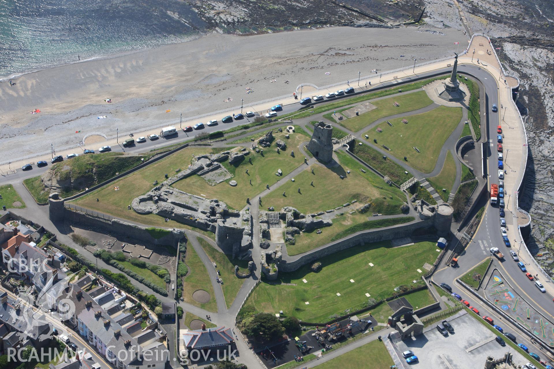 RCAHMW colour oblique photograph of Aberystwyth Castle. Taken by Toby Driver on 25/05/2010.