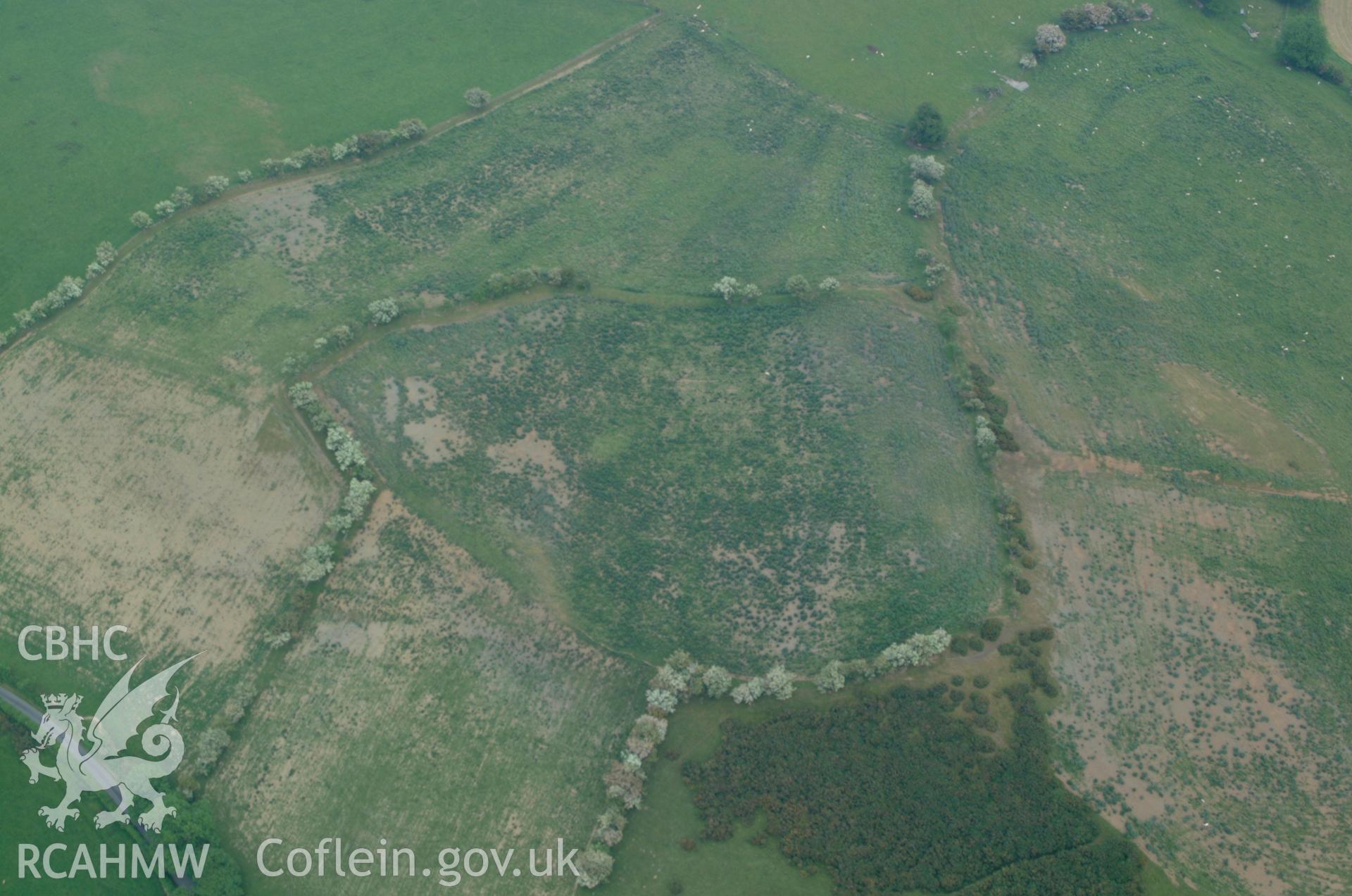 RCAHMW colour oblique aerial photograph of Pen Y Graig taken on 08/06/2004 by Toby Driver