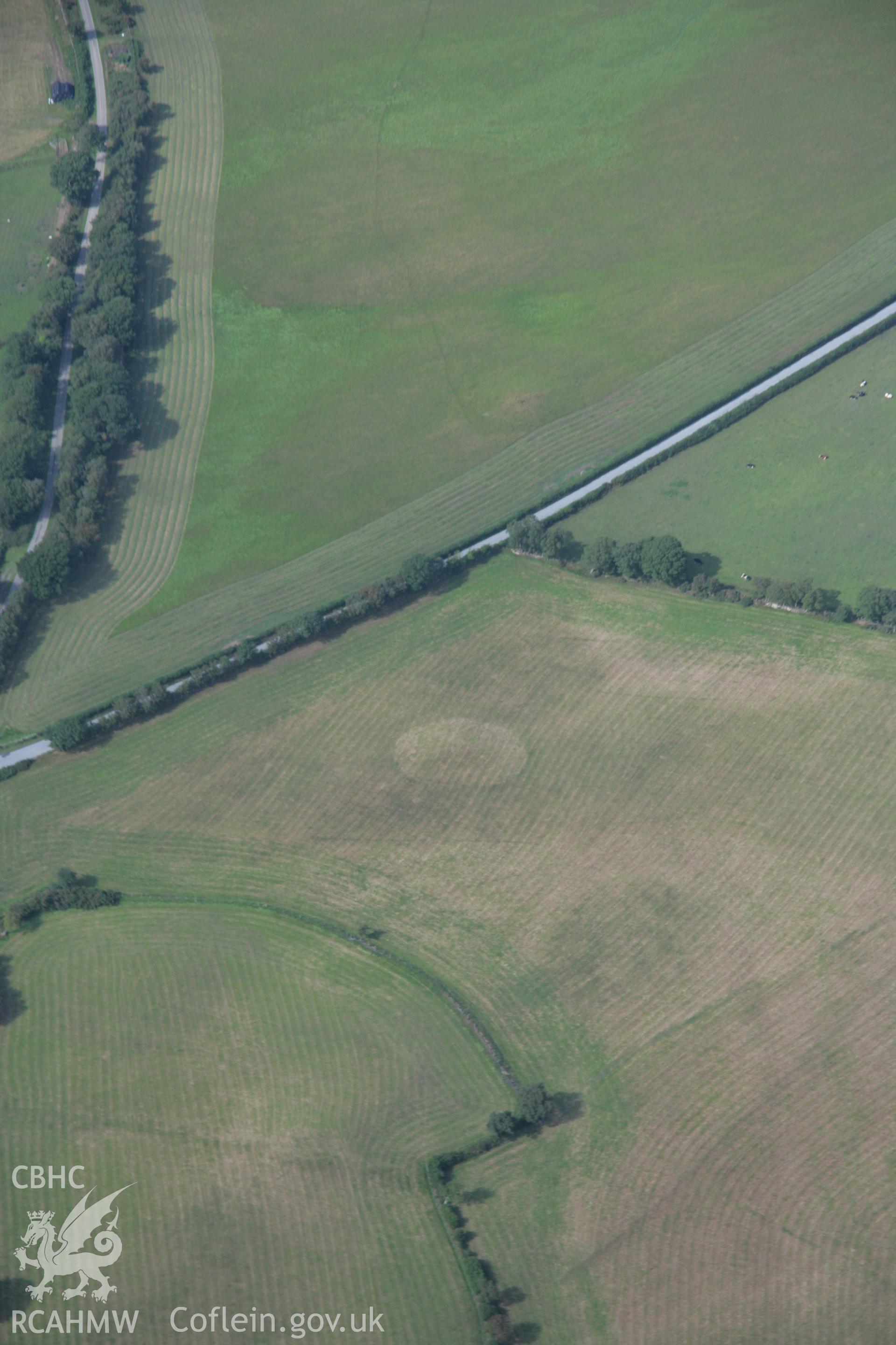 RCAHMW colour oblique aerial photograph of Rhos y Domen Round Barrows. Taken on 14 August 2006 by Toby Driver.