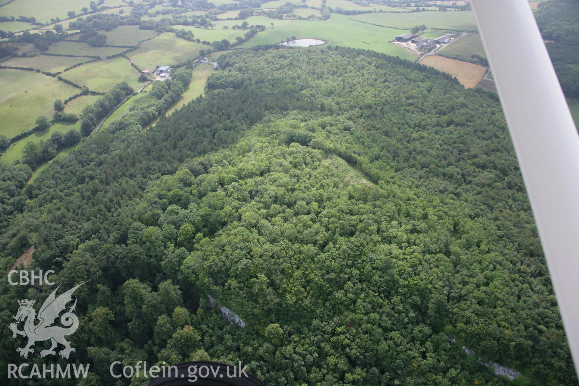 RCAHMW colour oblique aerial photograph of Castell Cawr. Taken on 14 August 2006 by Toby Driver.