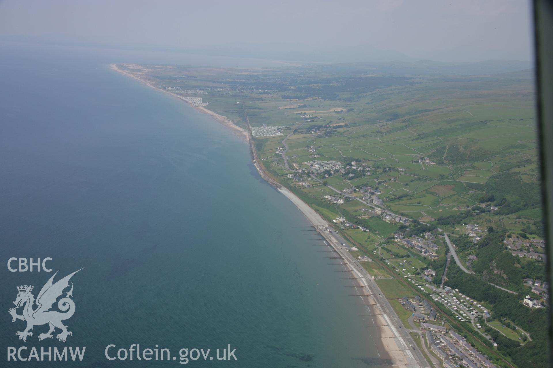 RCAHMW colour oblique aerial photograph of Barmouth. Taken on 04 July 2006 by Toby Driver