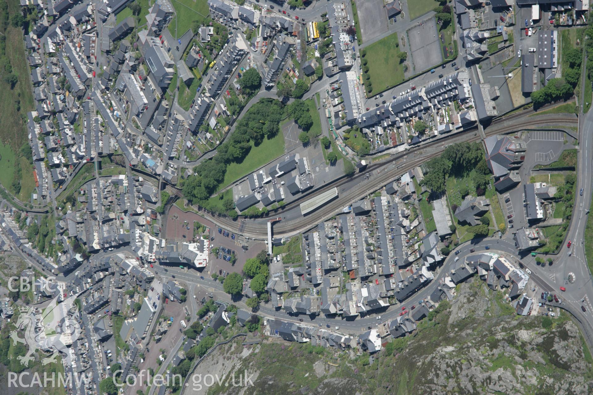RCAHMW digital colour oblique photograph of Blaenau Ffestiniog viewed from the west. Taken on 08/06/2005 by T.G. Driver.