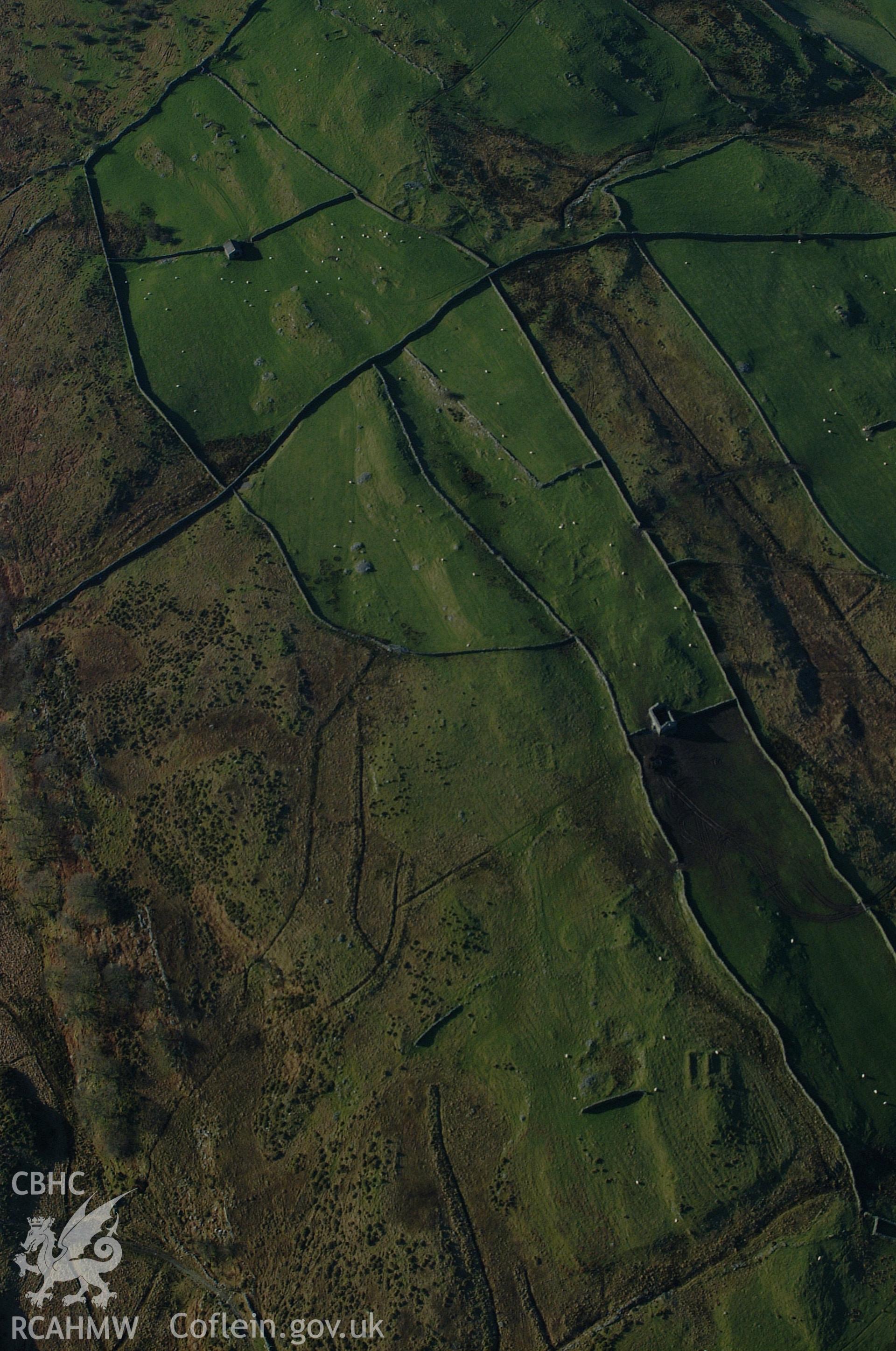 RCAHMW colour oblique aerial photograph of Yr Onen Deserted Rural Settlement taken on 24/01/2005 by Toby Driver