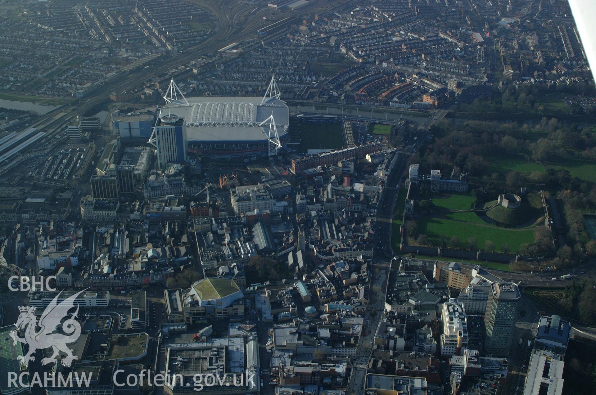 RCAHMW colour oblique aerial photograph of Cardiff taken on 13/01/2005 by Toby Driver