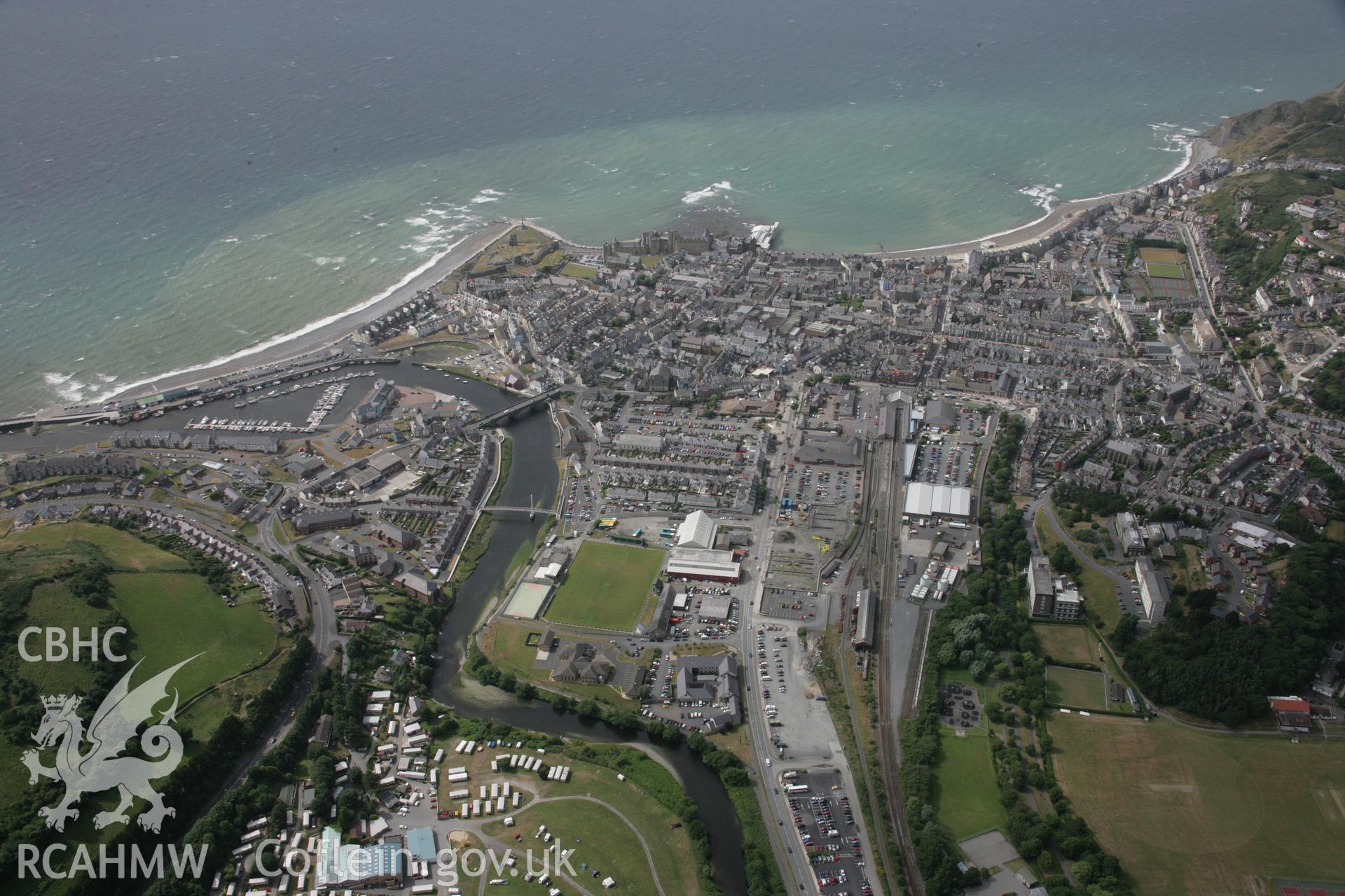 RCAHMW digital colour oblique photograph of Aberystwyth viewed from the south-east. Taken on 18/07/2005 by T.G. Driver.