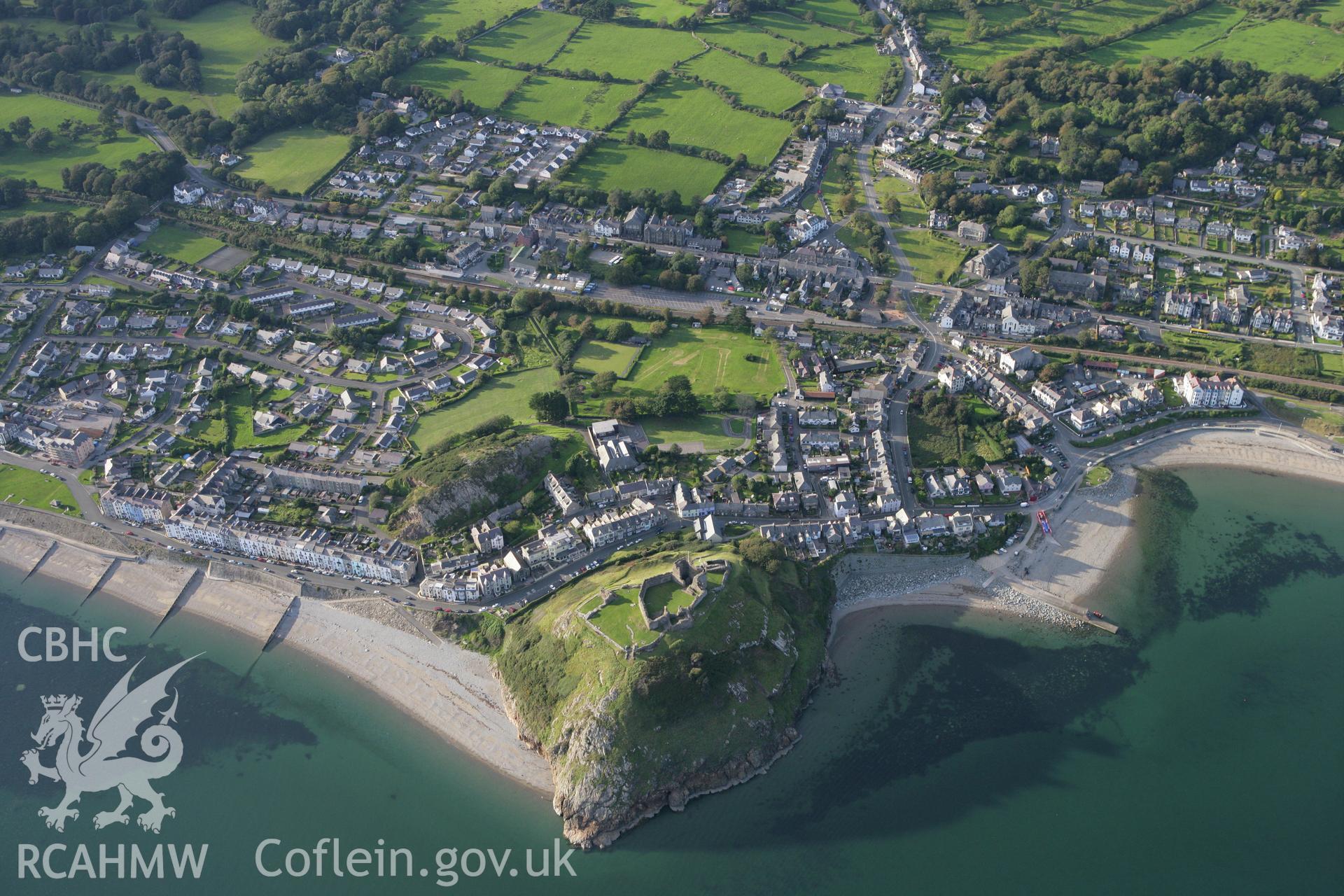 RCAHMW colour oblique aerial photograph of Criccieth Castle. Taken on 06 September 2007 by Toby Driver