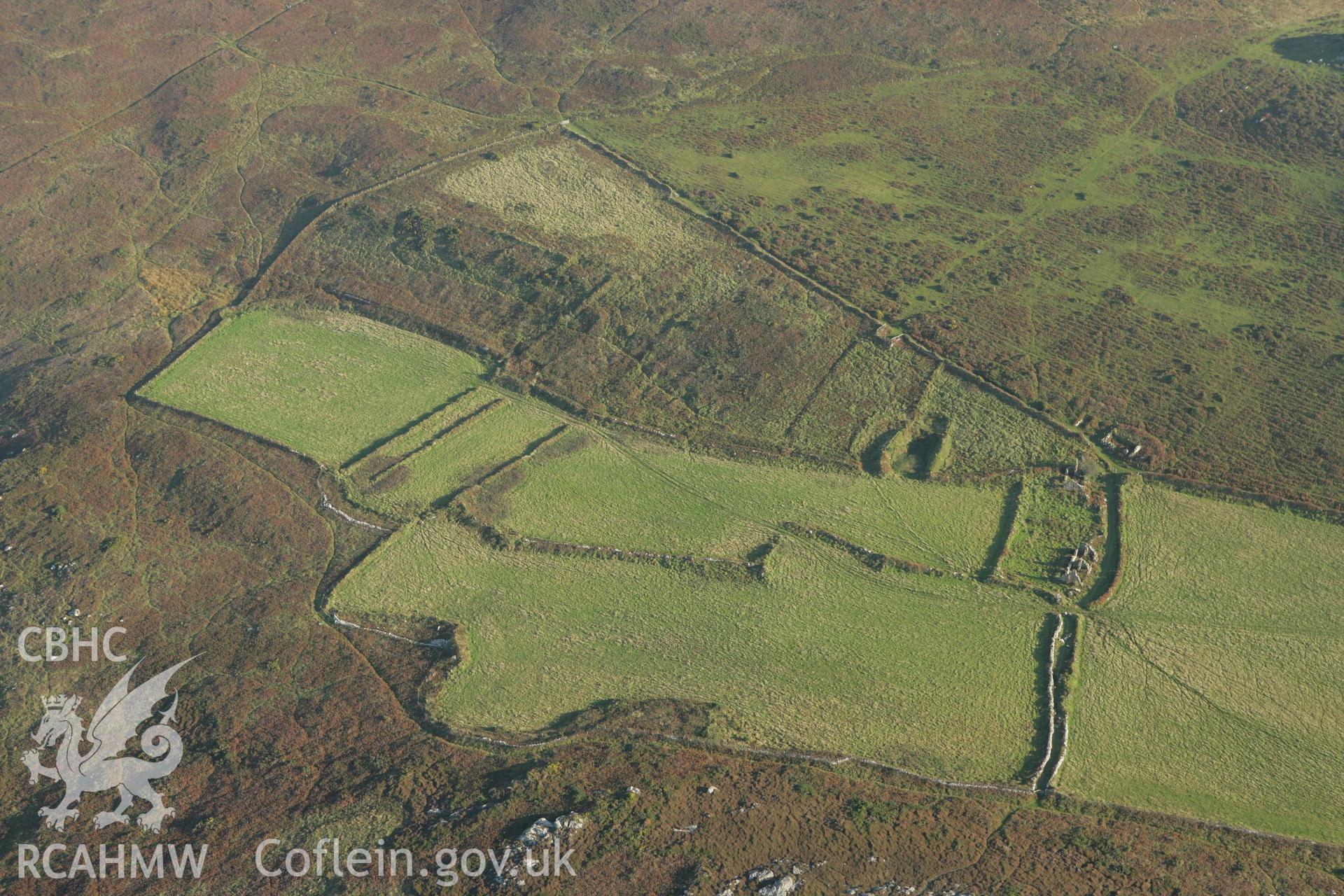 RCAHMW colour oblique photograph of Maes y Mynydd. Taken by Toby Driver on 23/10/2007.