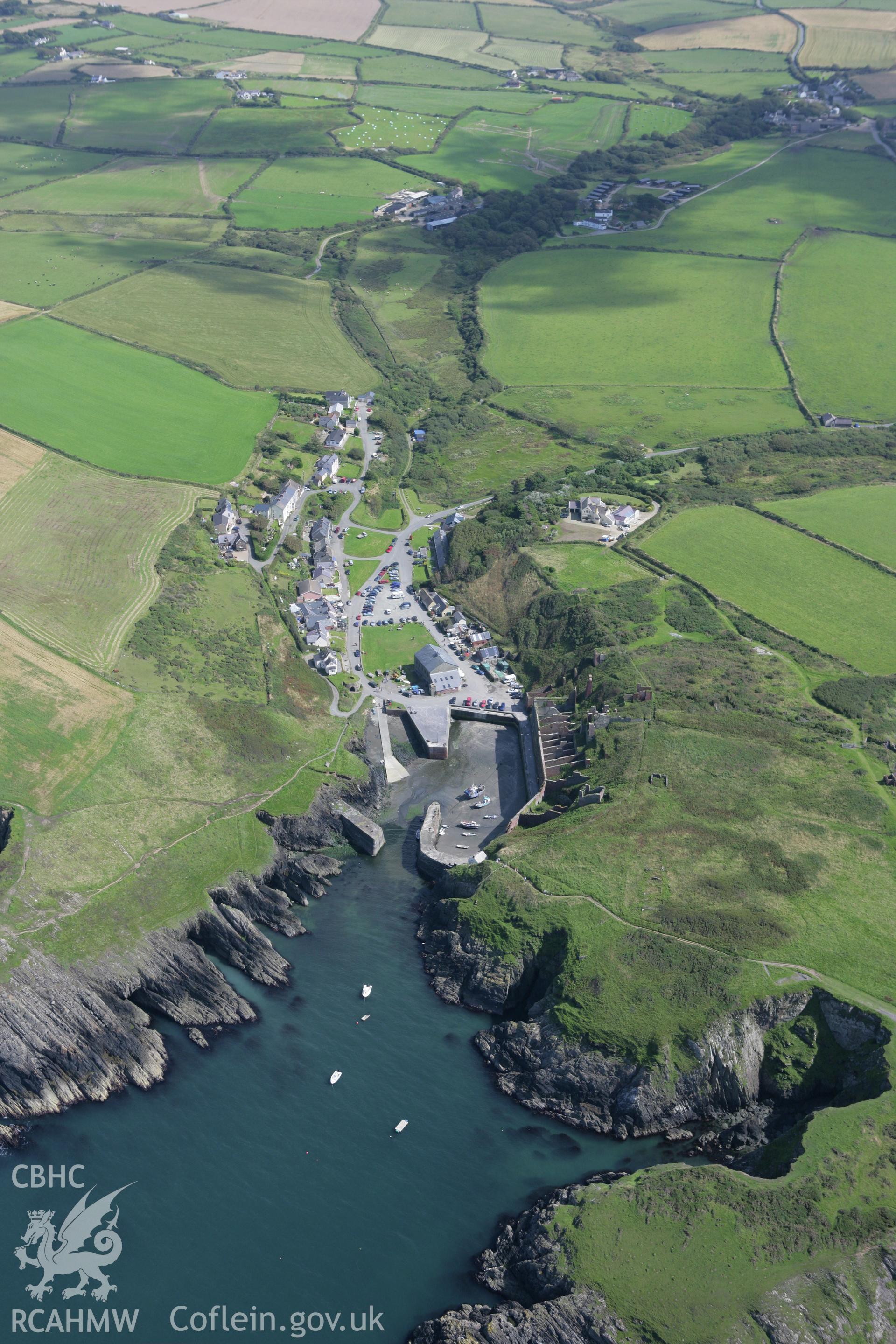 RCAHMW colour oblique photograph of Porthgain. Taken by Toby Driver on 01/08/2007.