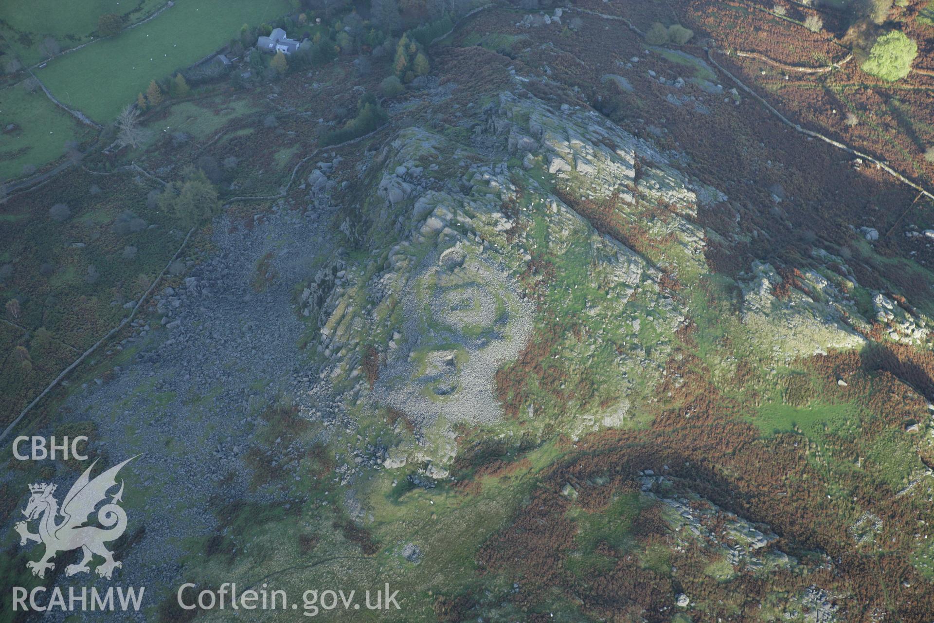 RCAHMW colour oblique photograph of Castell Carndochan. Taken by Toby Driver on 30/10/2007.