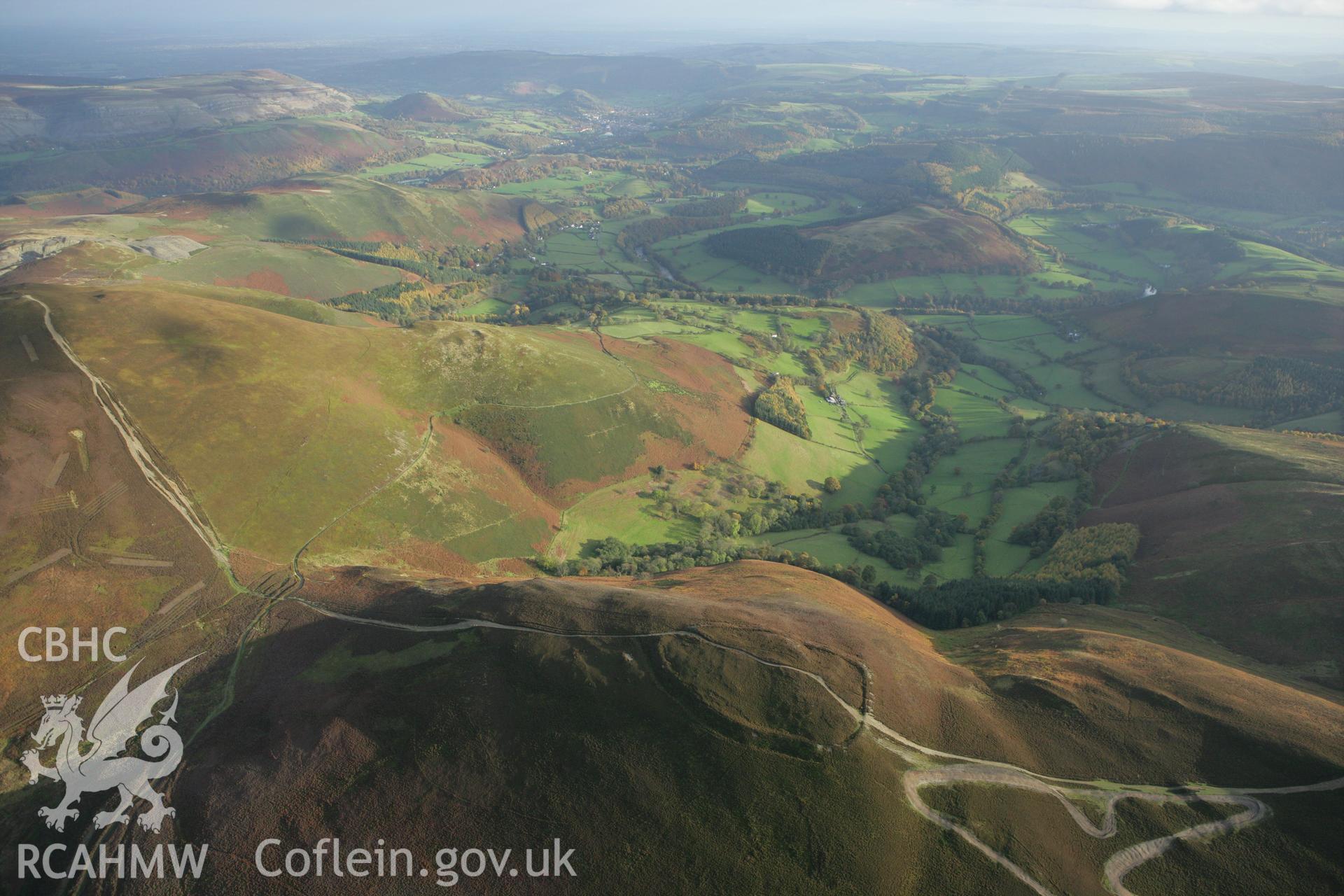 RCAHMW colour oblique photograph of Moel y Gaer hillfort. Taken by Toby Driver on 30/10/2007.