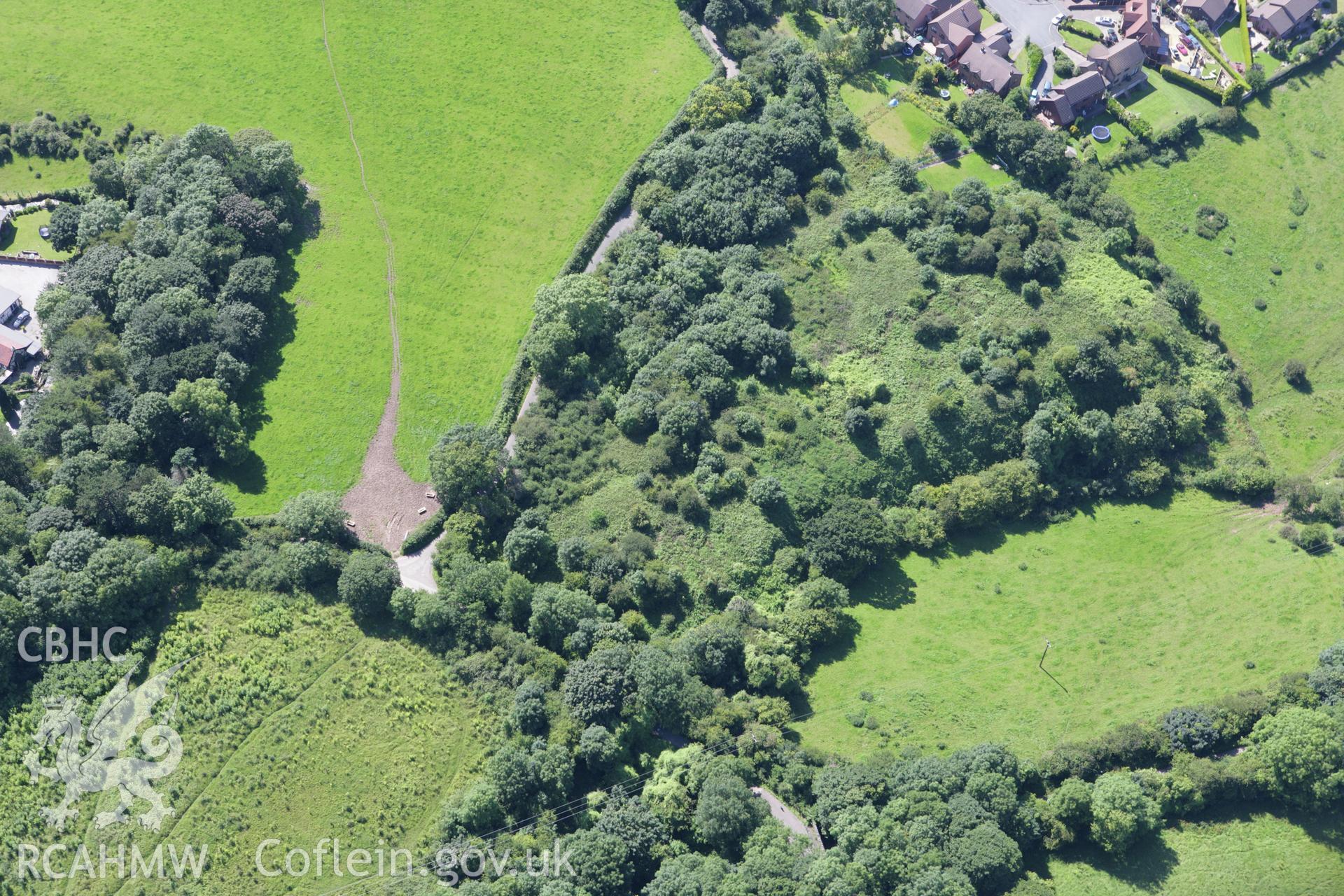 RCAHMW colour oblique aerial photograph of field entrance near Siamber-Wen. Taken on 31 July 2007 by Toby Driver