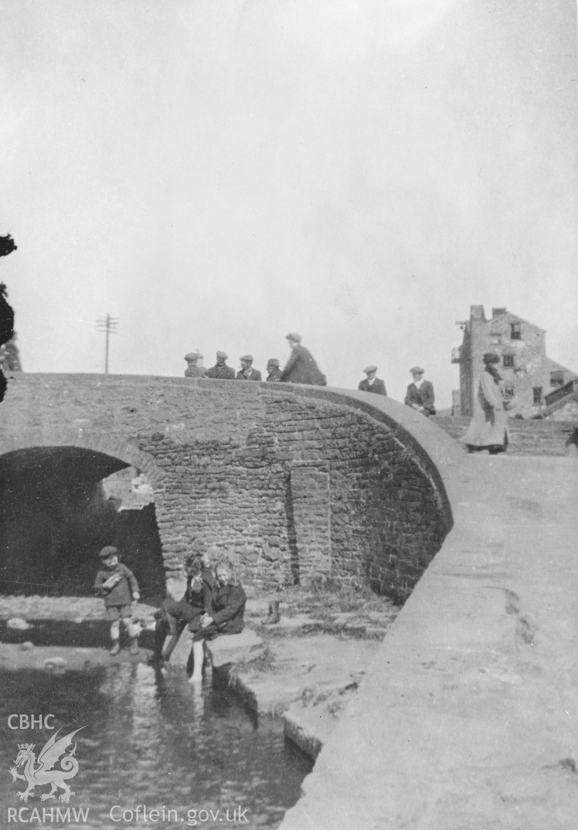 Black and white acetate negative showing Ynysfach lock on the Glamorgan Canal.