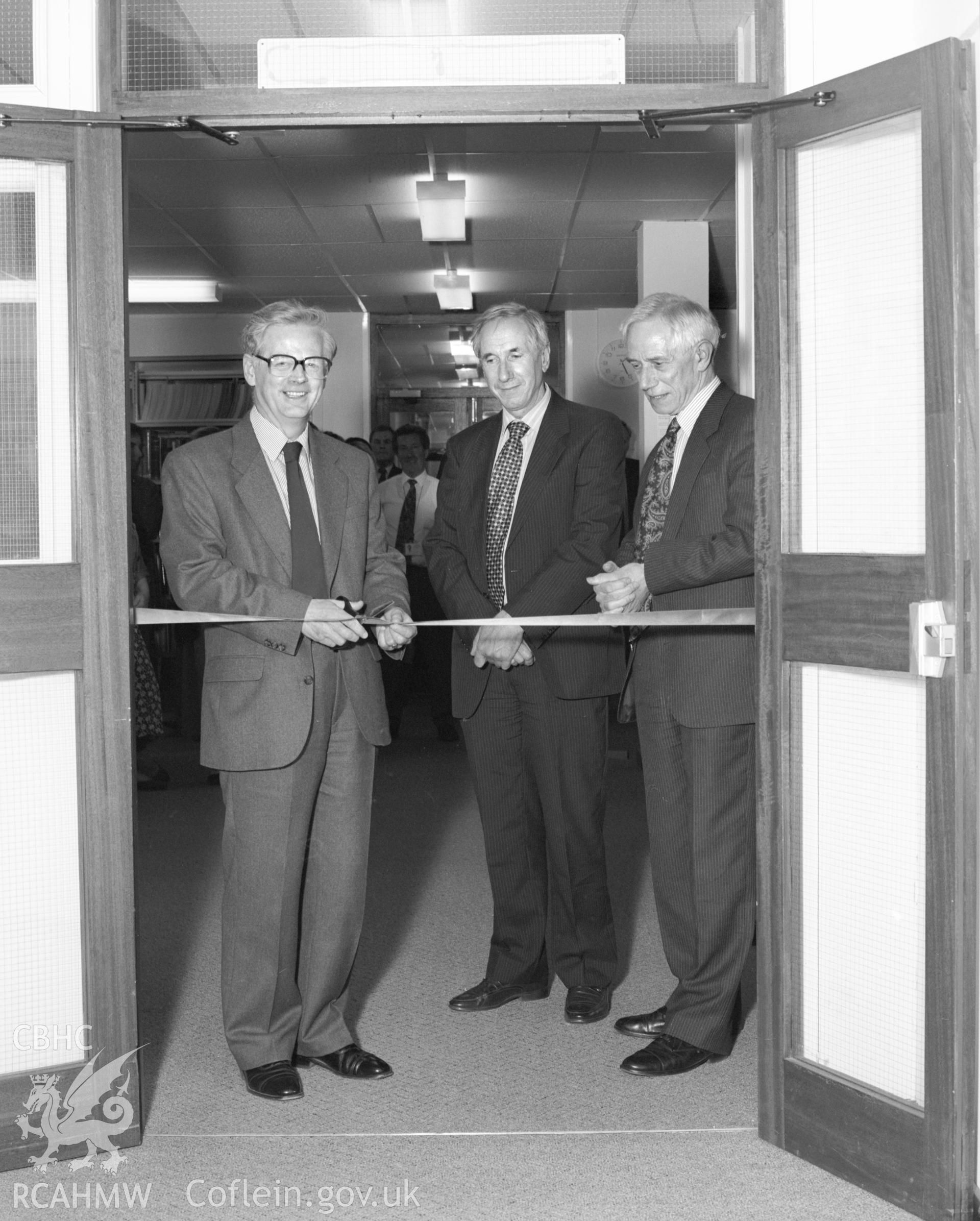 Opening of the NMR reading room, 17 May 1996. NA/GEN/97/005