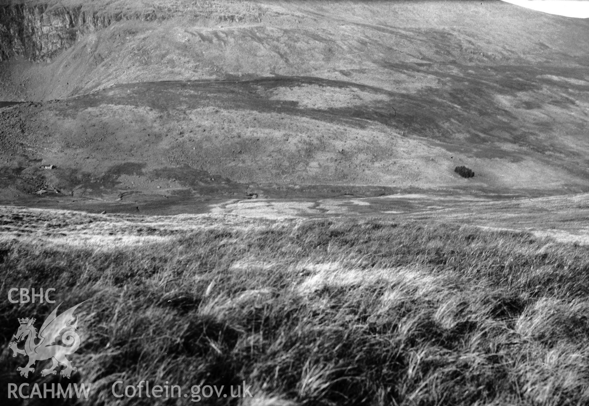 View of Pant y Griafolen huts, Caerhun taken in 27.07.1950.