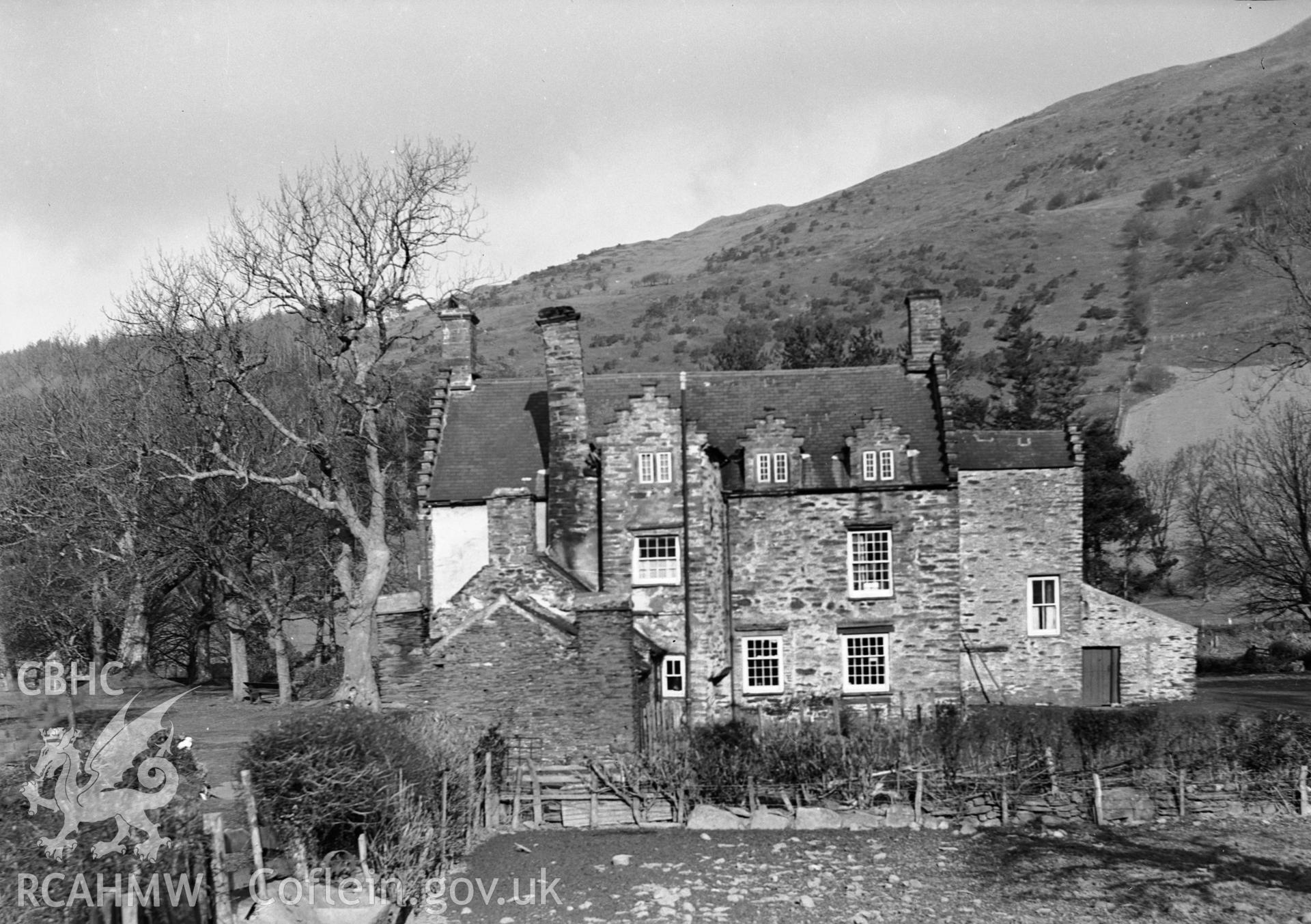 Exterior view of Dolaugwyn, Tywyn taken 12.03.1941.