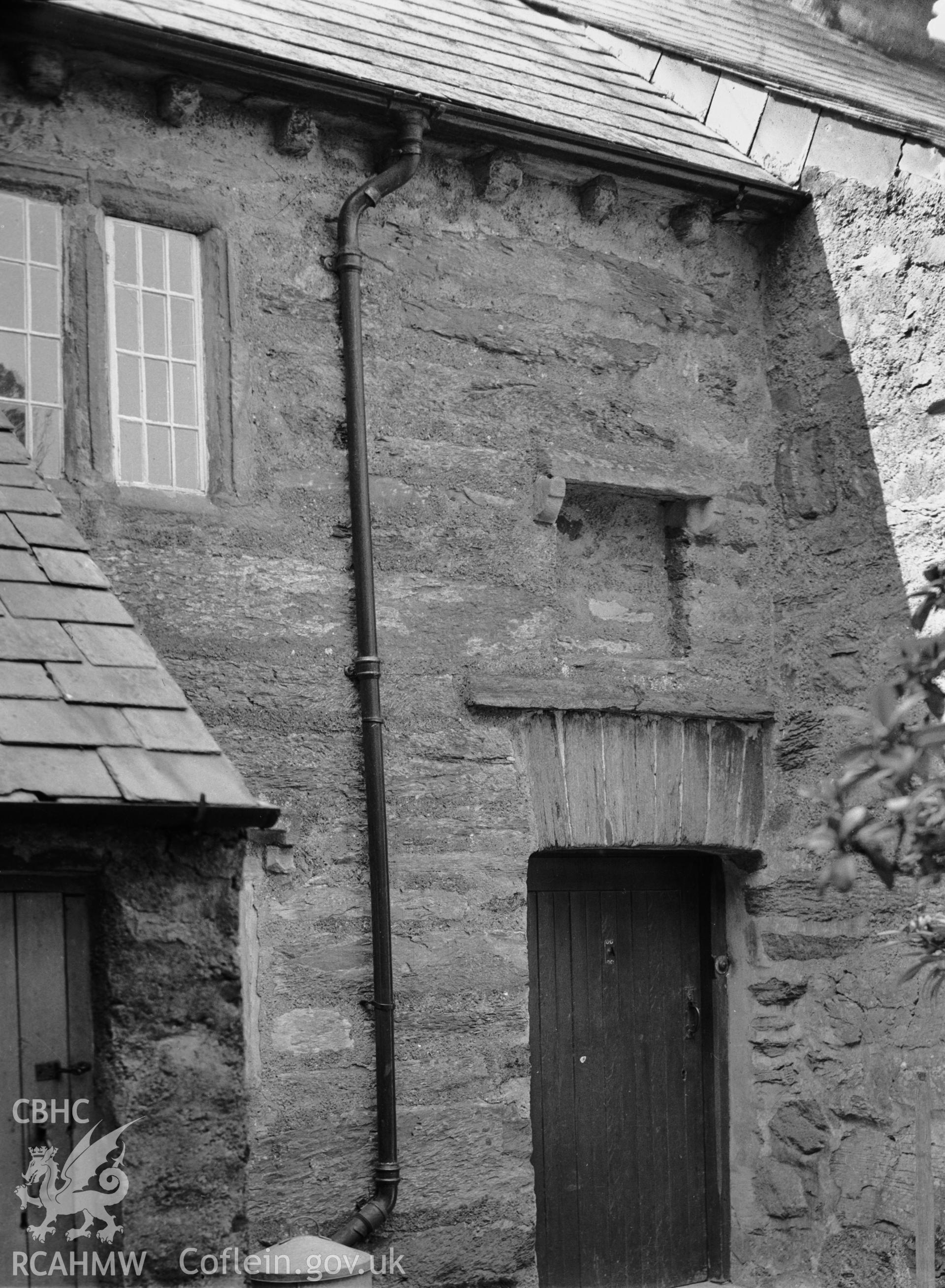 Blocked fanlight above door