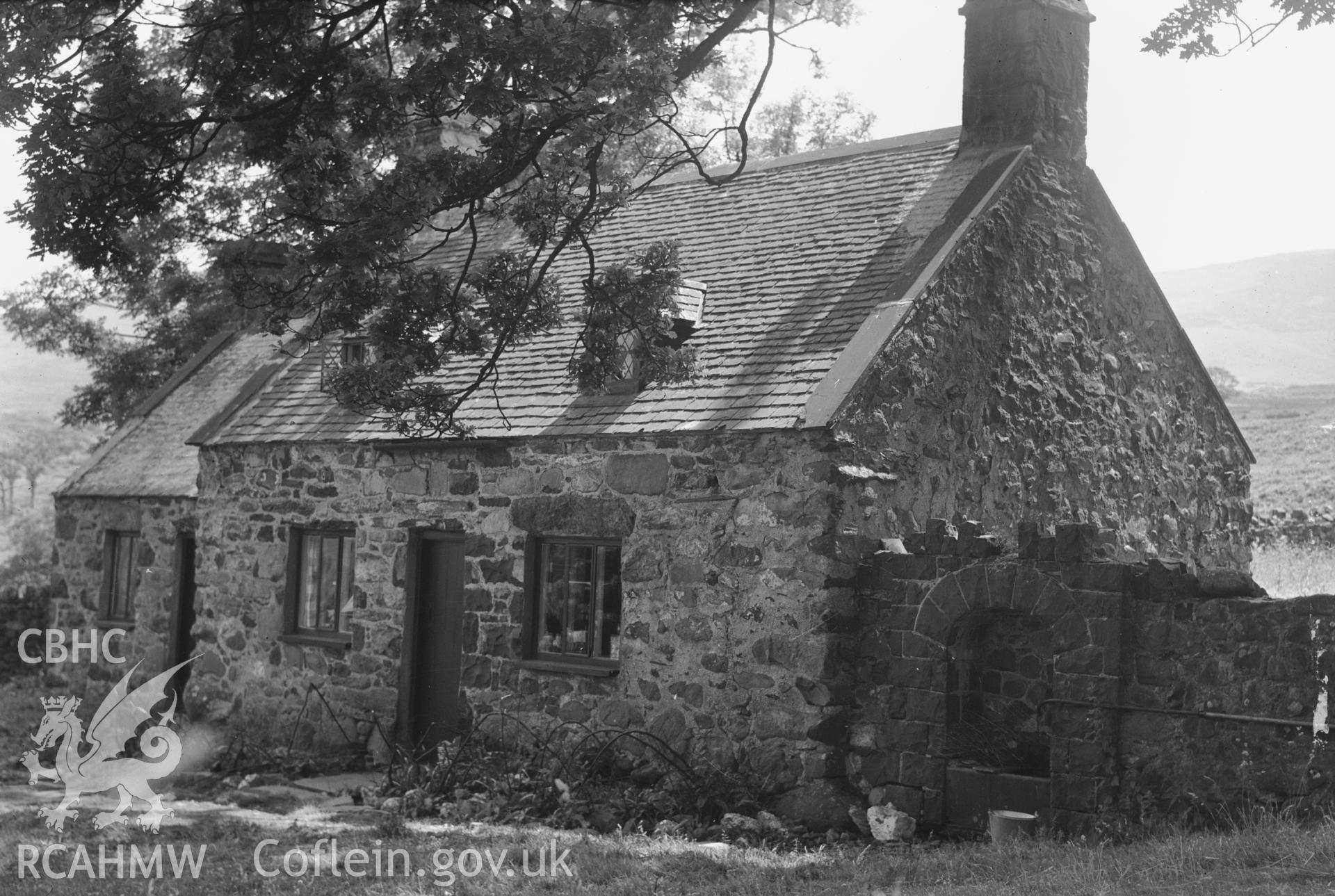Exterior view of Pen y Bryn cottage Aber taken 25.01.1949.
