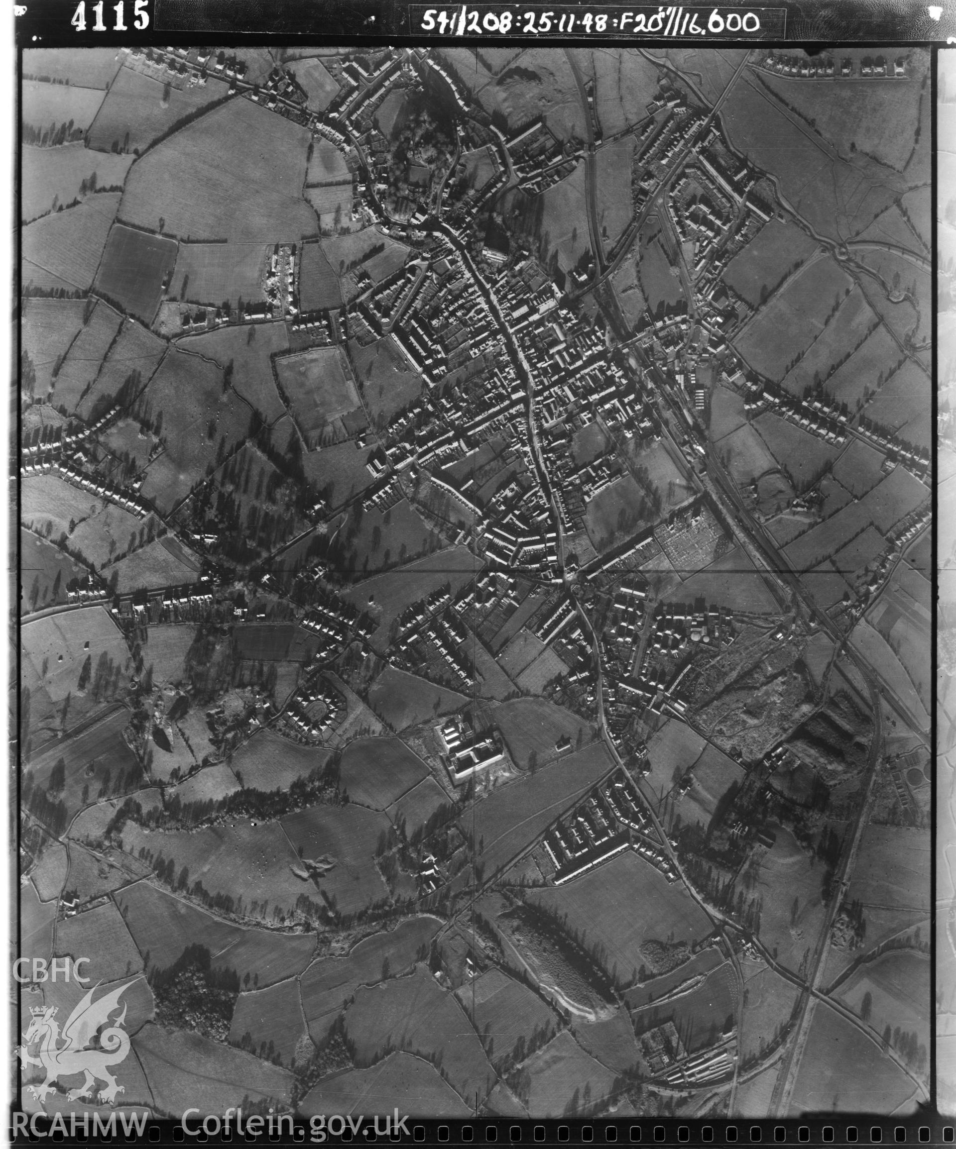 Black and white vertical aerial photograph taken by the RAF on 25/11/1948 centred on SO27747953 at a scale of 1:10000. The centrepoint lies over England.