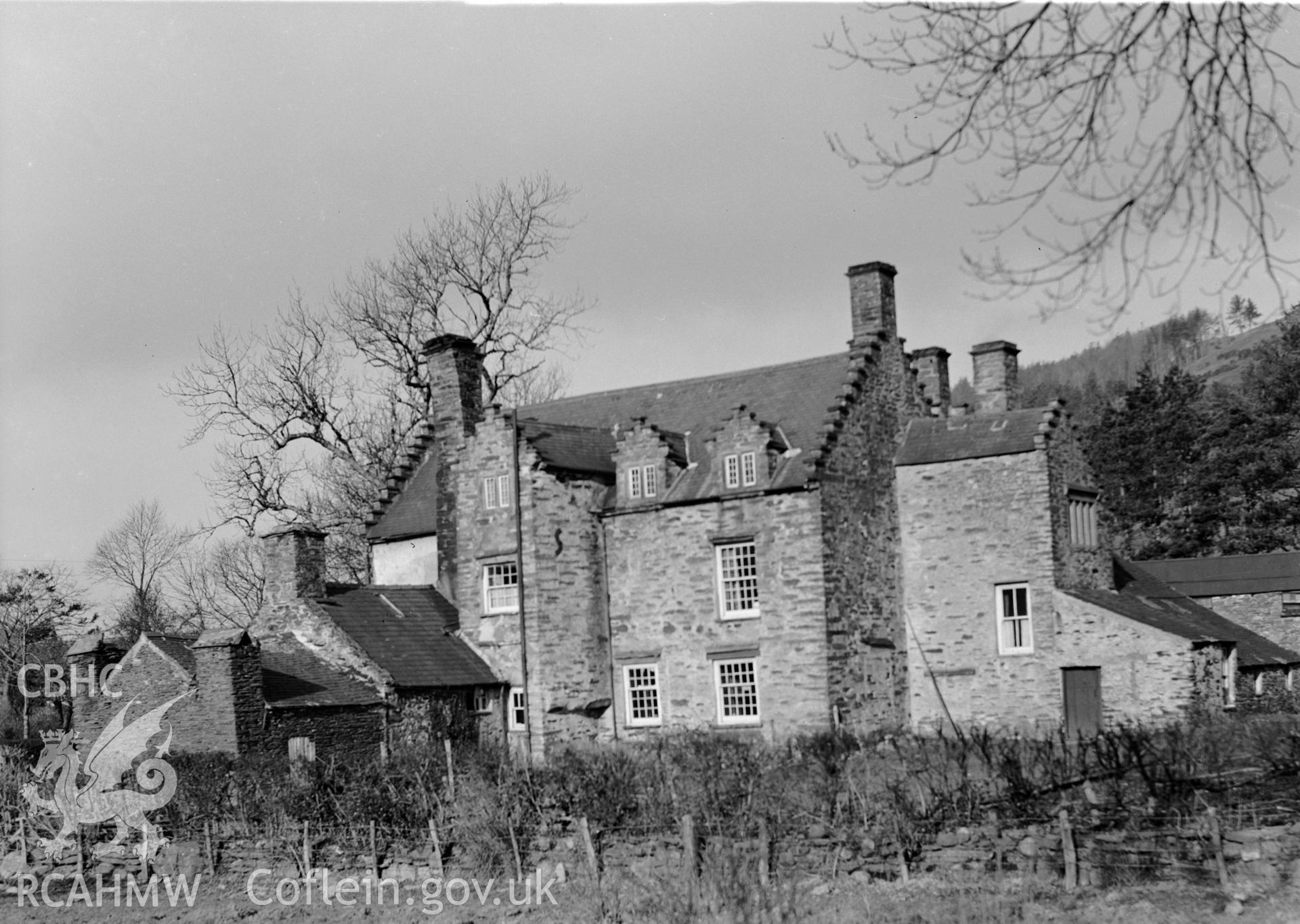 Exterior view of Dolaugwyn, Tywyn taken 12.03.1941.