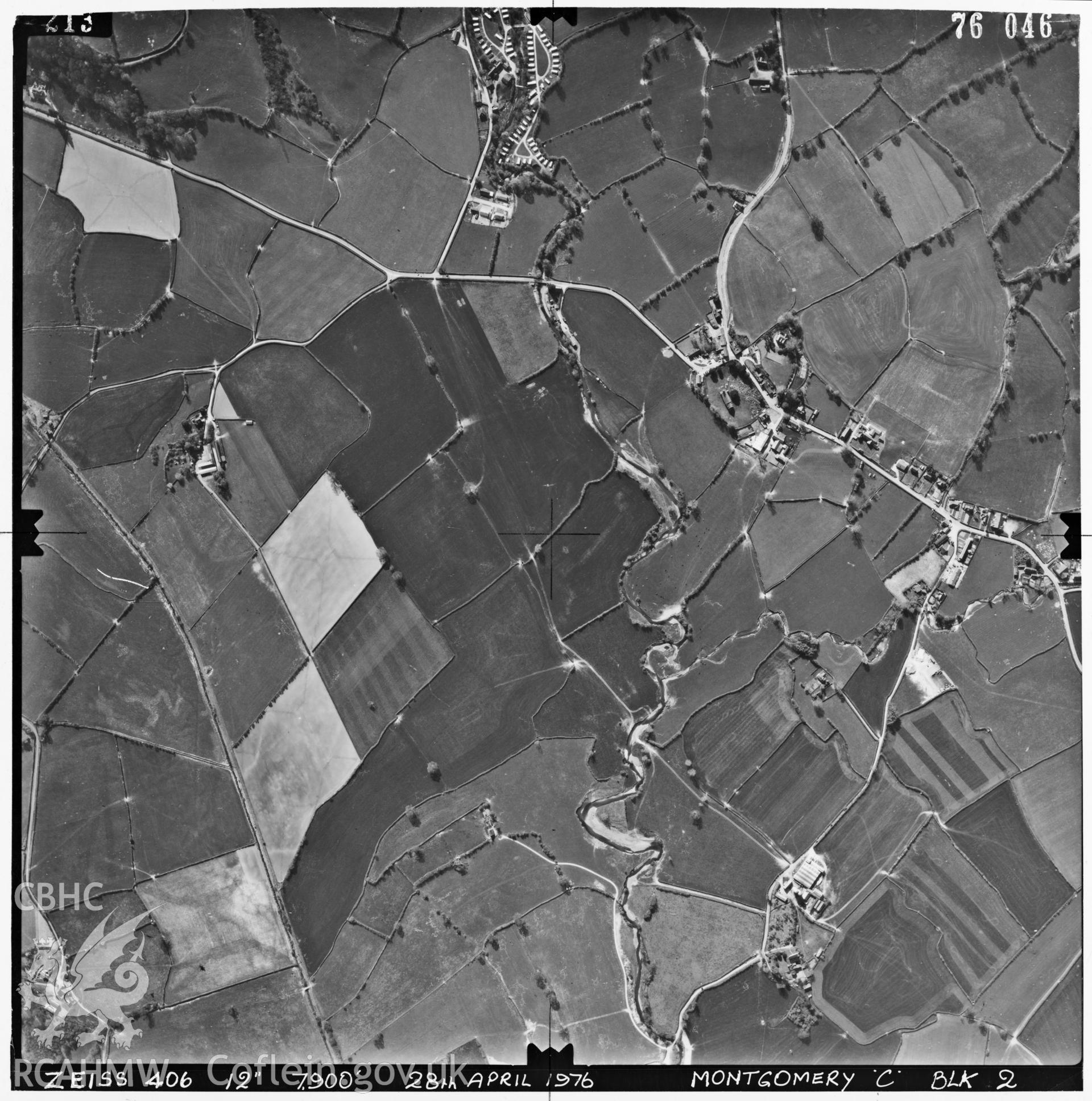 Digitized copy of an aerial photograph, taken by Ordnance Survey, 1976.