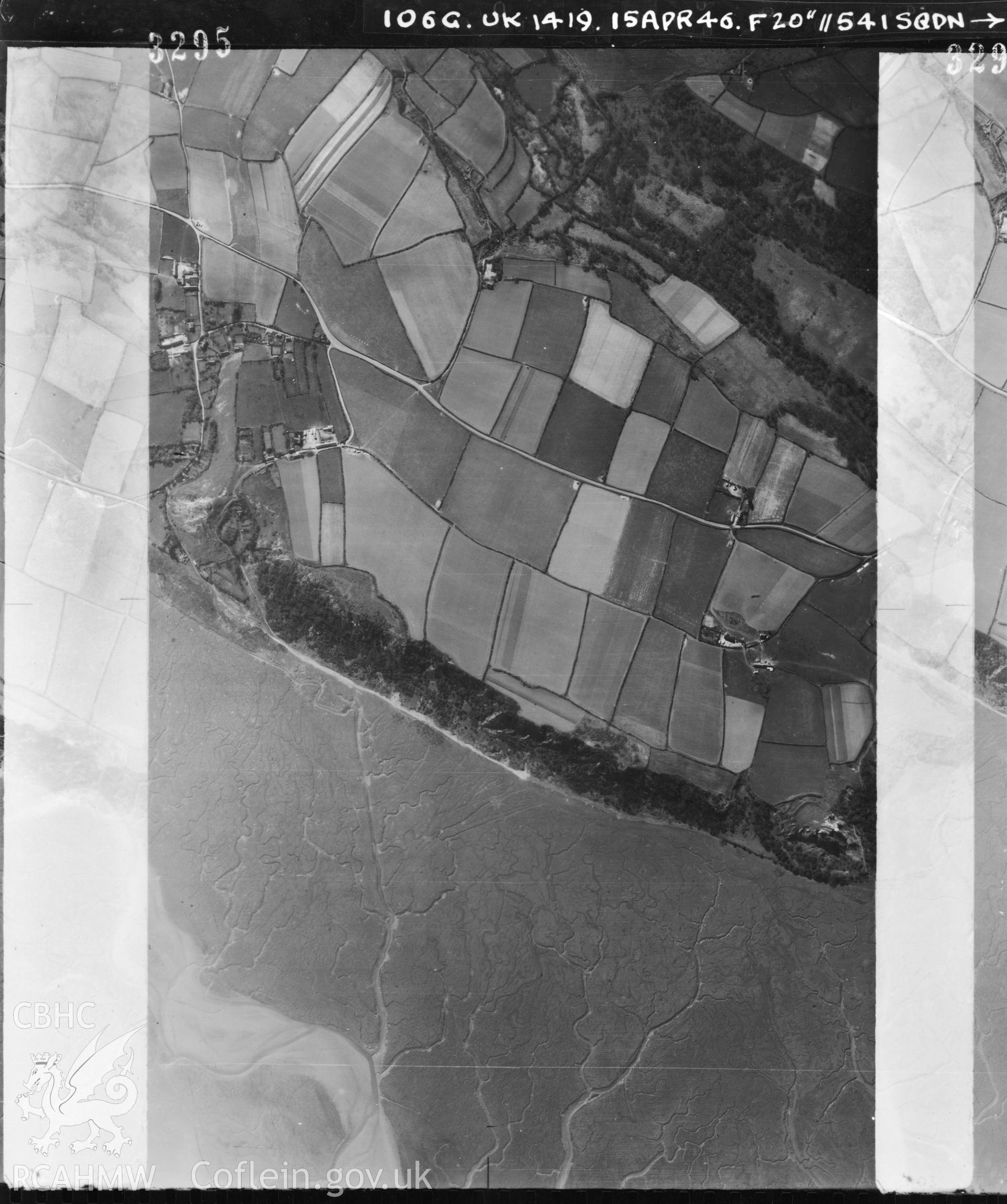 Black and white vertical aerial photograph taken by the RAF on 15/04/1946 centred on SS46549323 at a scale of 1:10000. The photograph includes part of Llangennith community in Swansea.