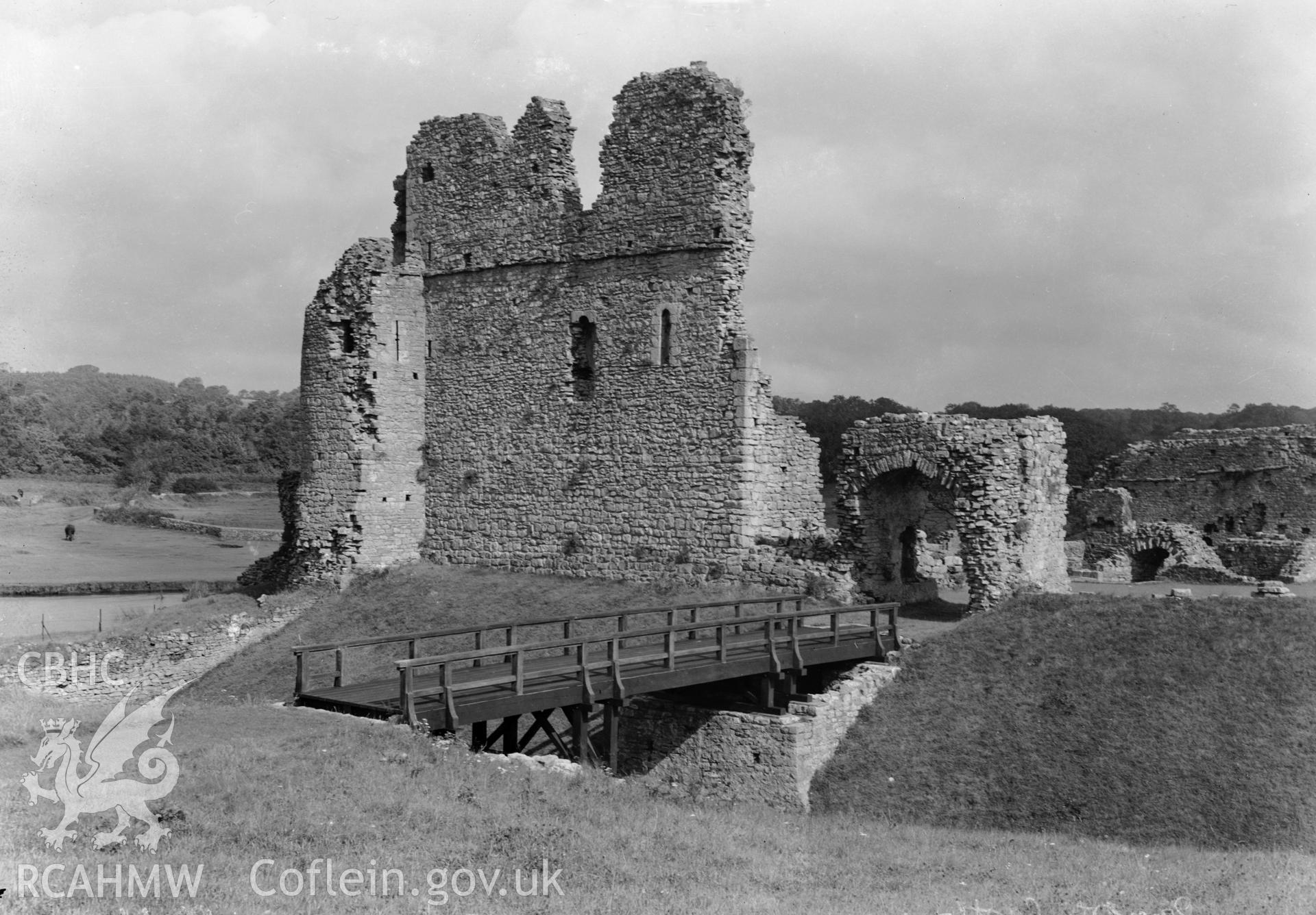 Photo showing Ogmore Castle