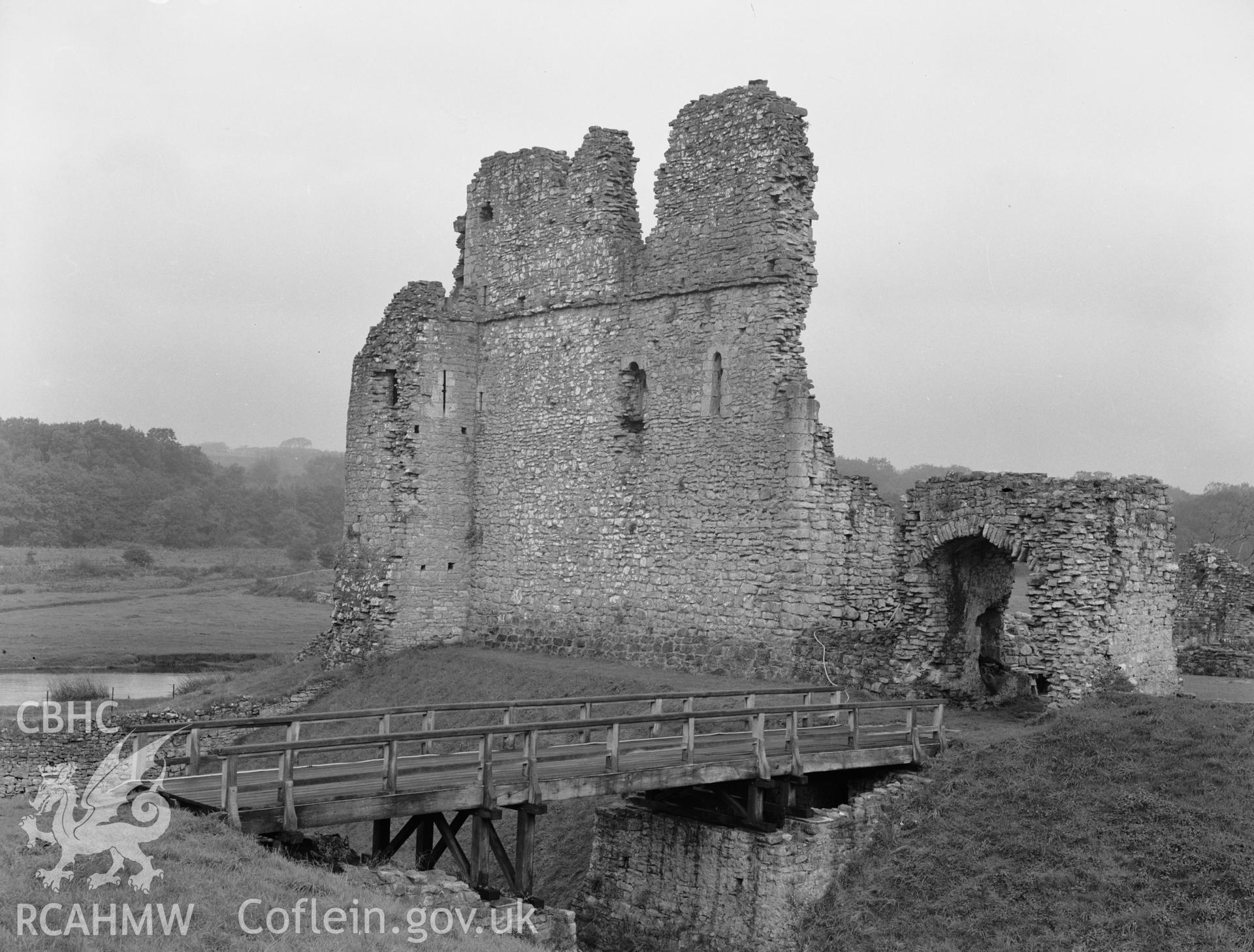 Photo showing Ogmore Castle