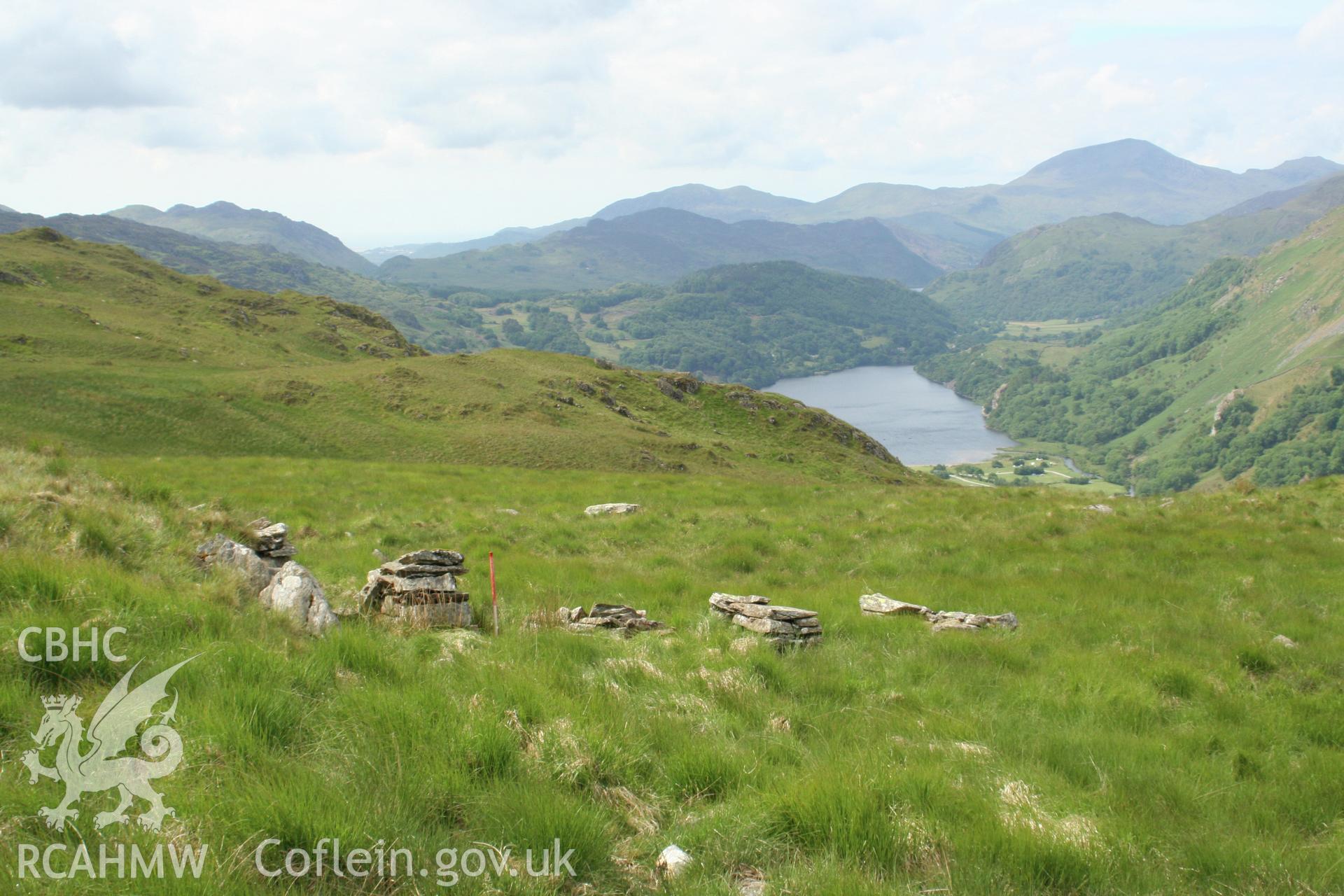 Row of stone cairns, Braich Llwyd, looking southwest