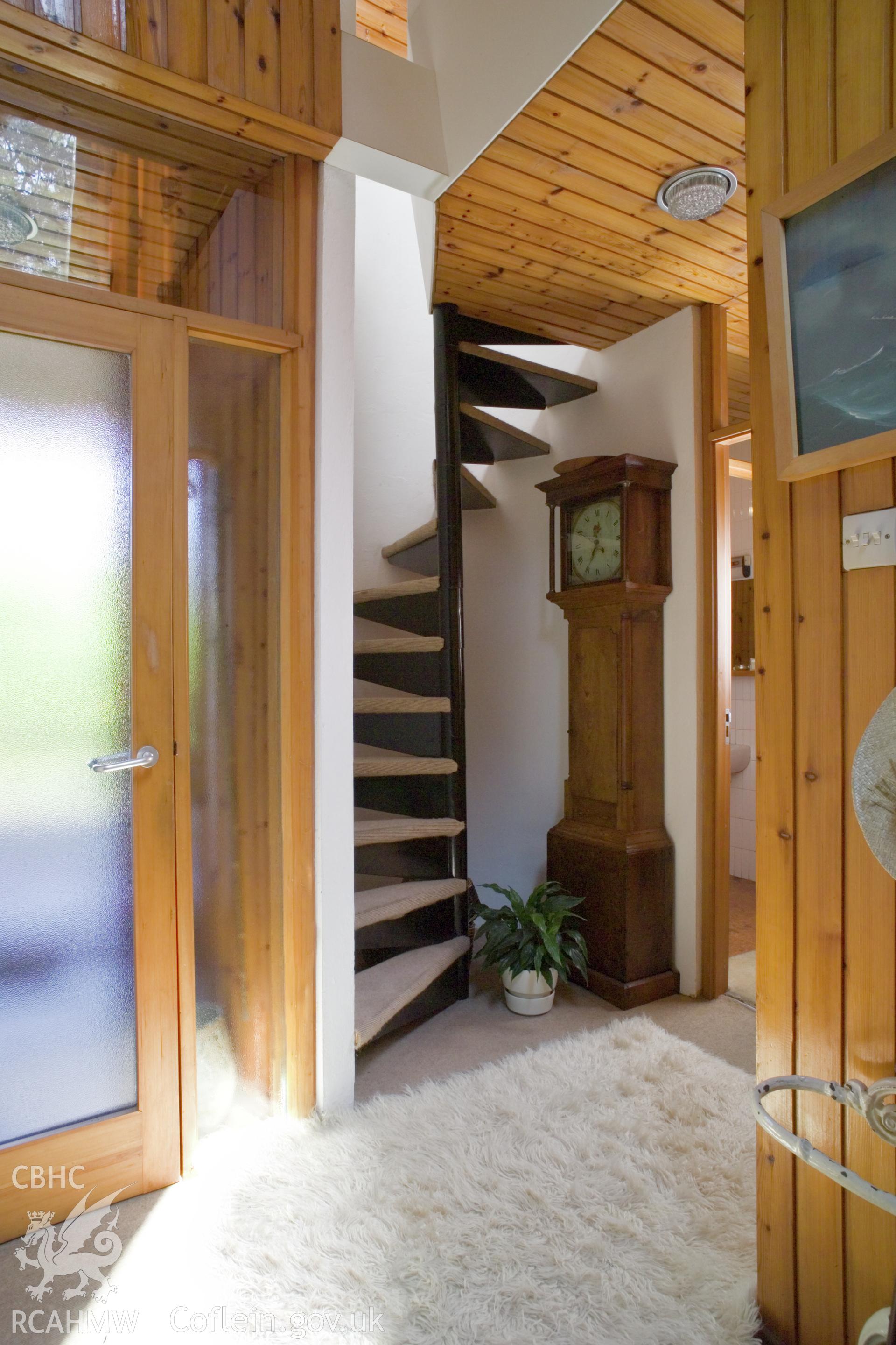 Entrance and staircase.