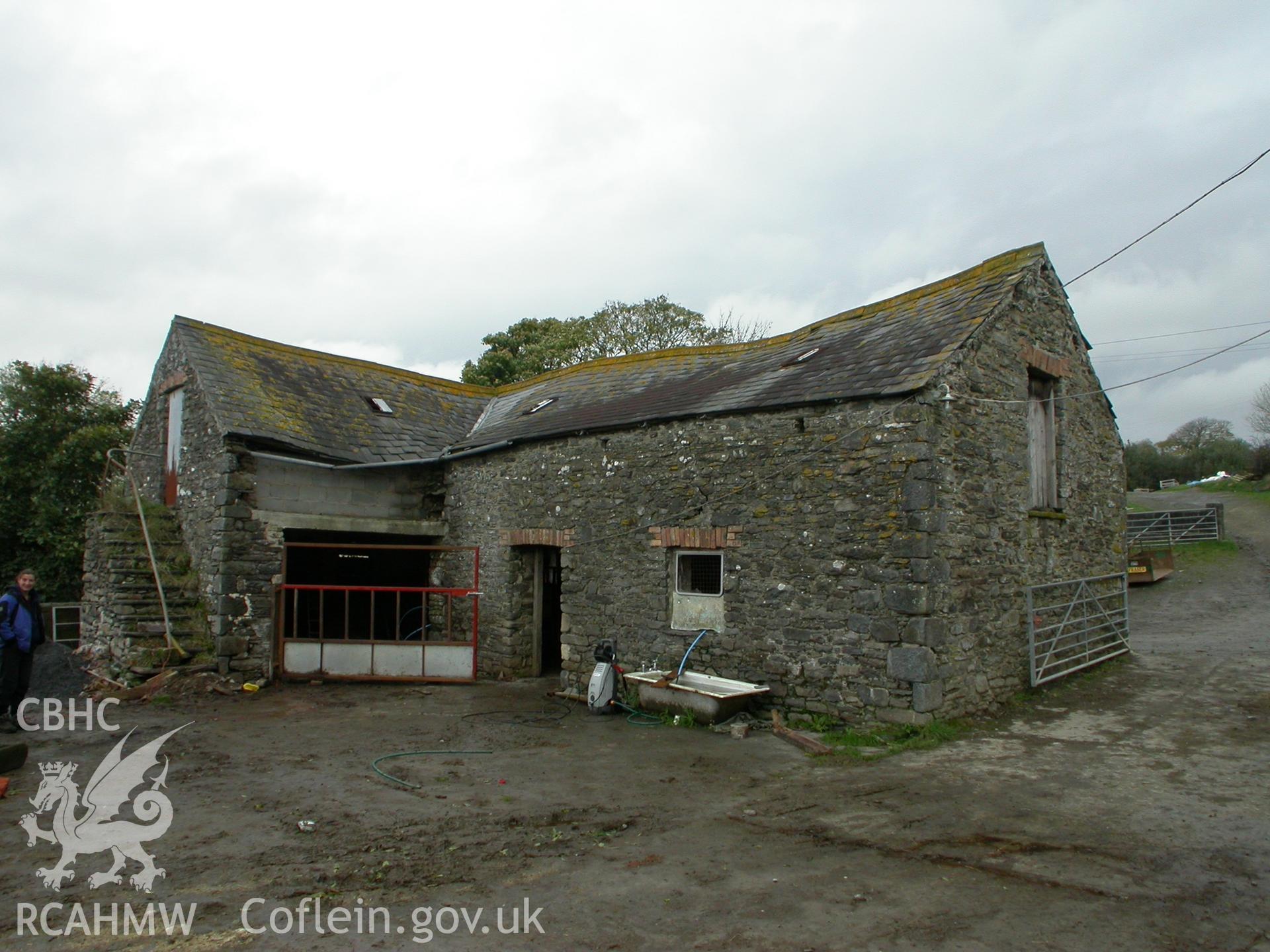 Ffos-y-Bleiddiaid Stable, 3/4 view from S.