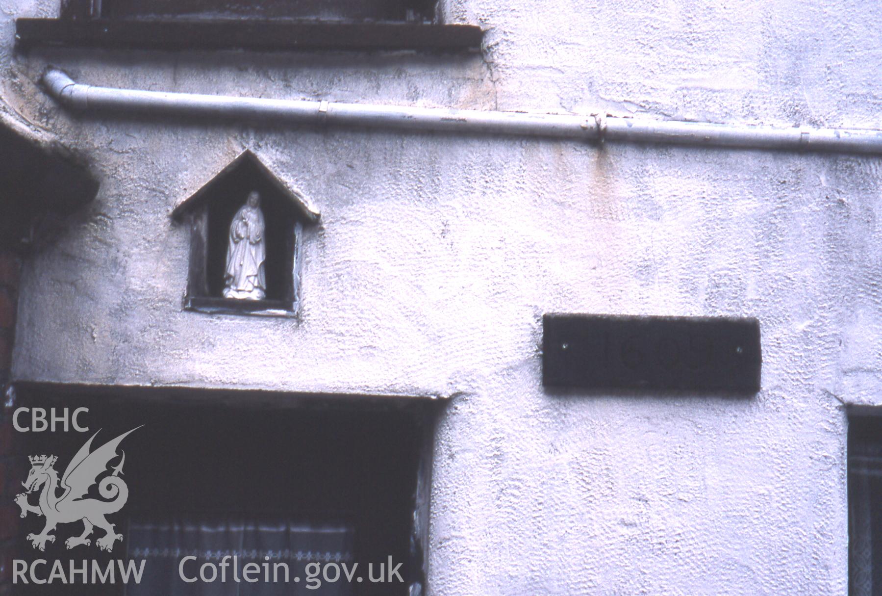 Small statue over the NW main church door