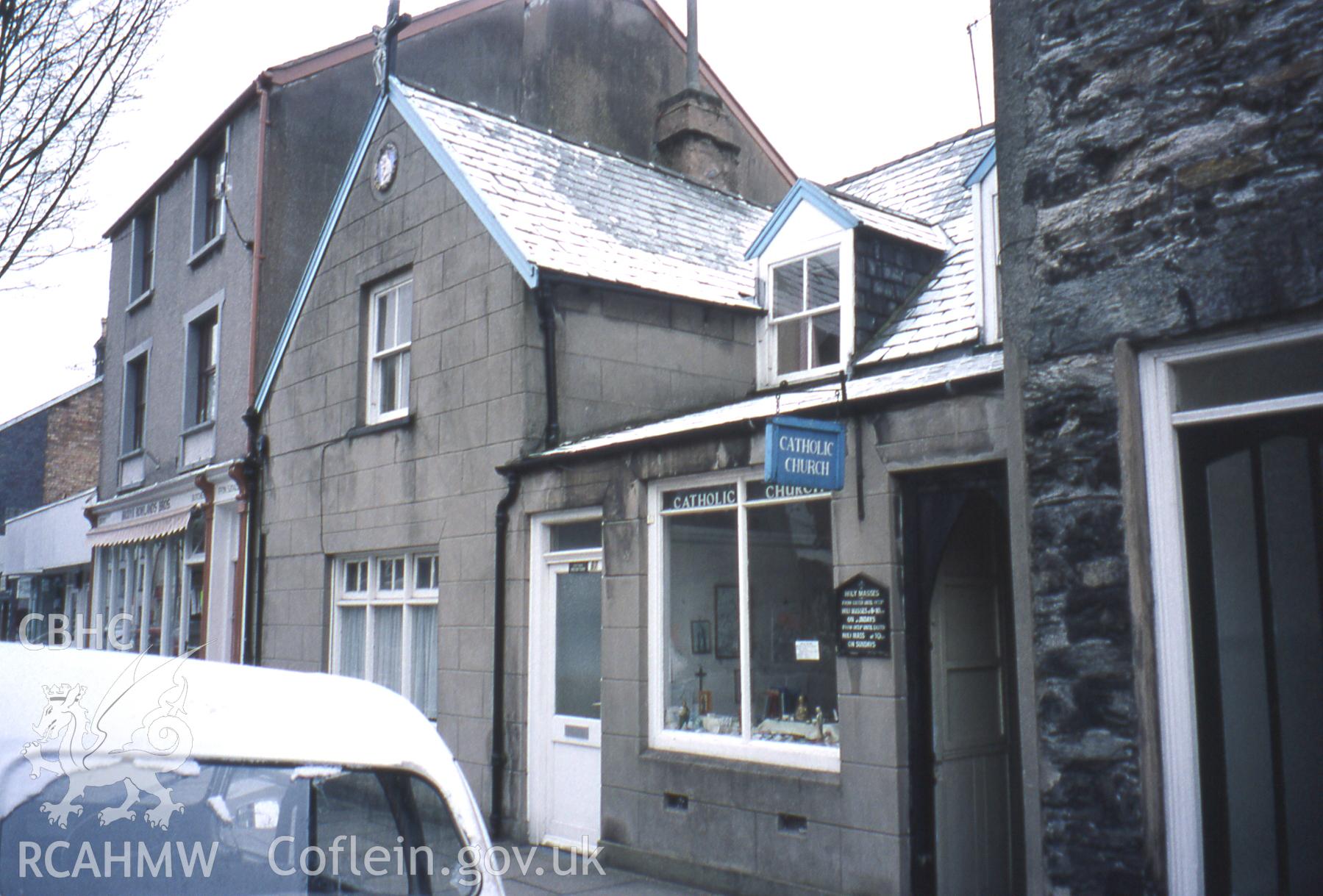 Presbytery, shop-front & High Street tunnel entrance