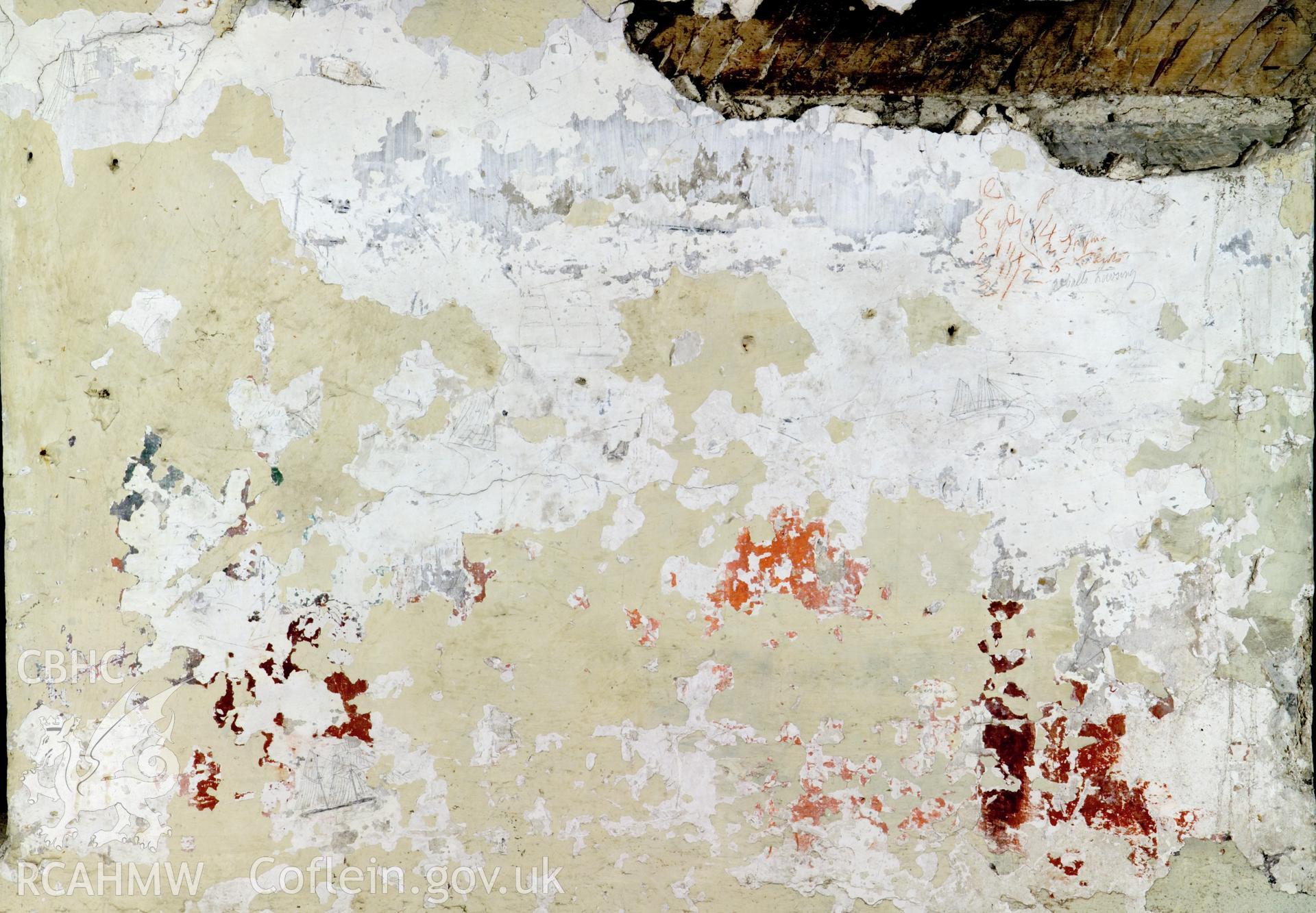 South wall, centre panel. Overall view of graffitti and writing.
