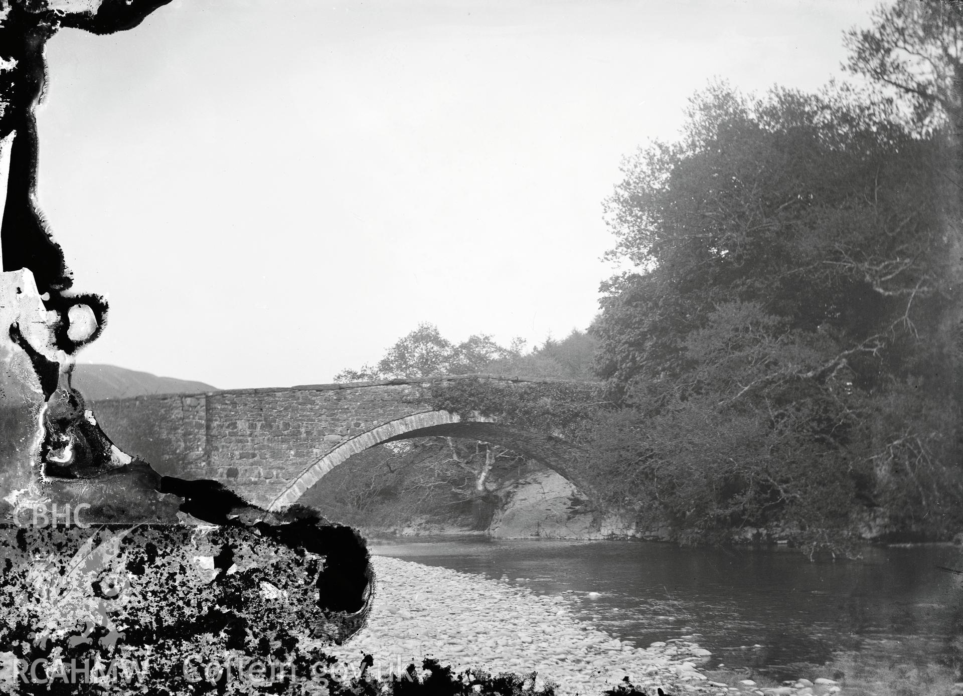 Black and white image dating from c.1910 showing Pont Llolwyn, Llanfarian,  taken by Emile T. Evans.