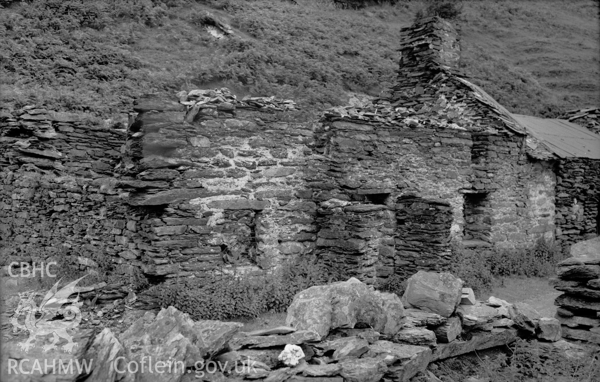 View of ruins of Tai, Dolwyddelan taken 04.08.1952.
