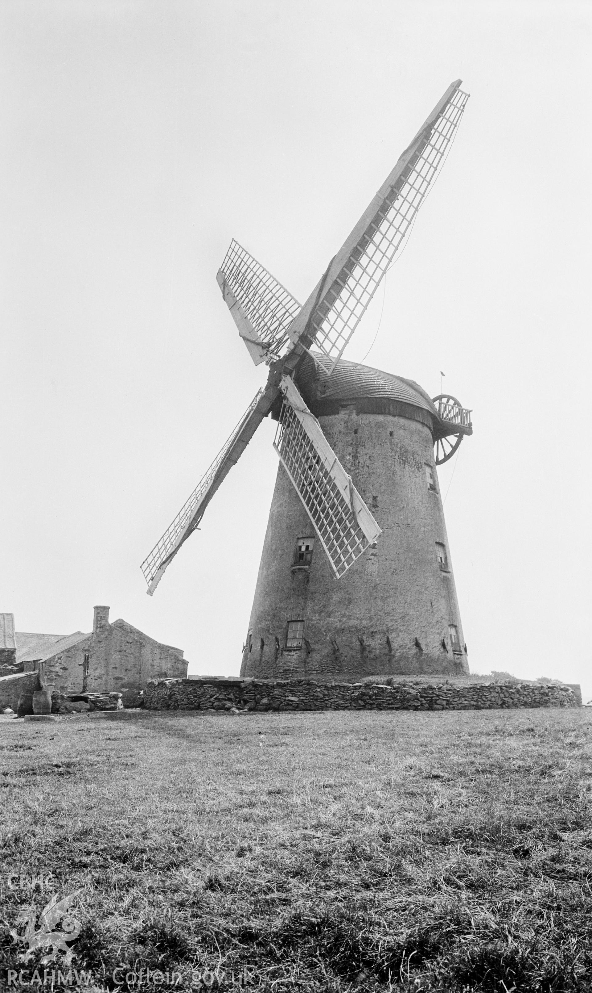 Black and white photograph showing Melin Adda taken by Leonard Monroe, undated.